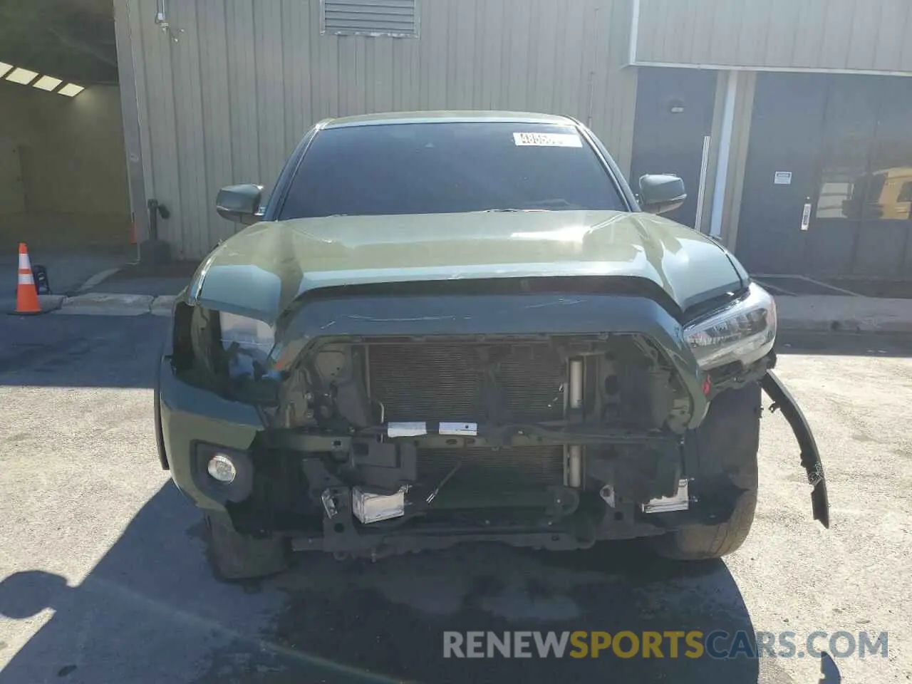 5 Photograph of a damaged car 3TYCZ5ANXNT076604 TOYOTA TACOMA 2022