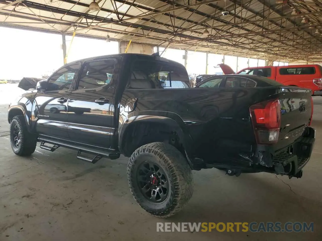 2 Photograph of a damaged car 3TYCZ5ANXNT093712 TOYOTA TACOMA 2022