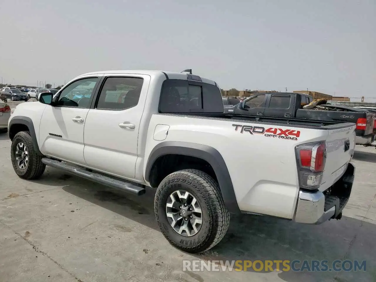 2 Photograph of a damaged car 3TYCZ5ANXNT095511 TOYOTA TACOMA 2022