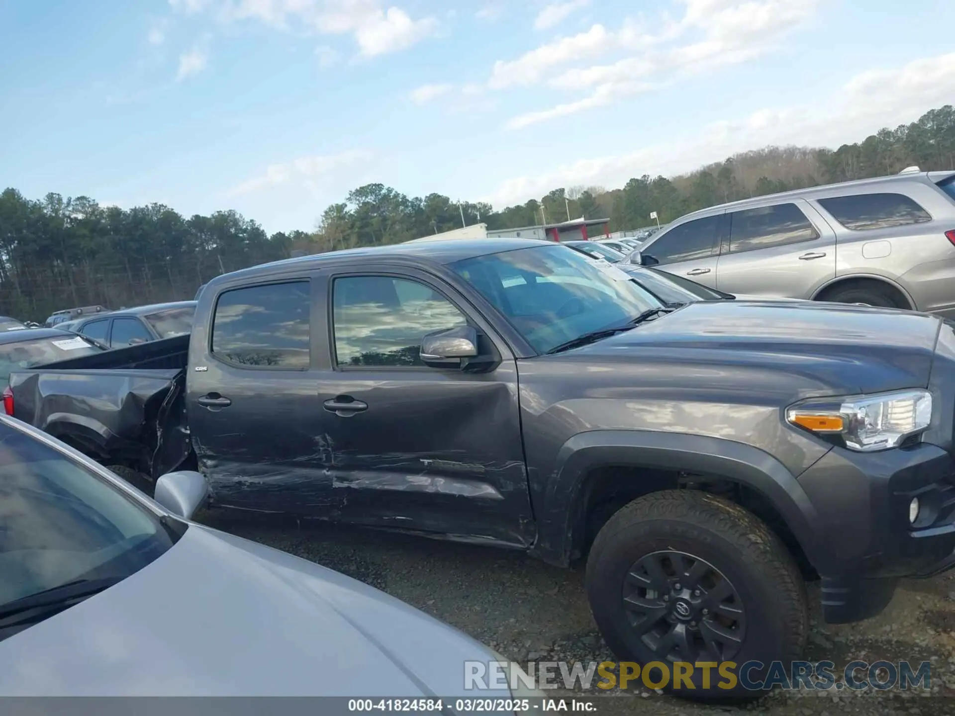 13 Photograph of a damaged car 3TYDZ5BN1NT010722 TOYOTA TACOMA 2022