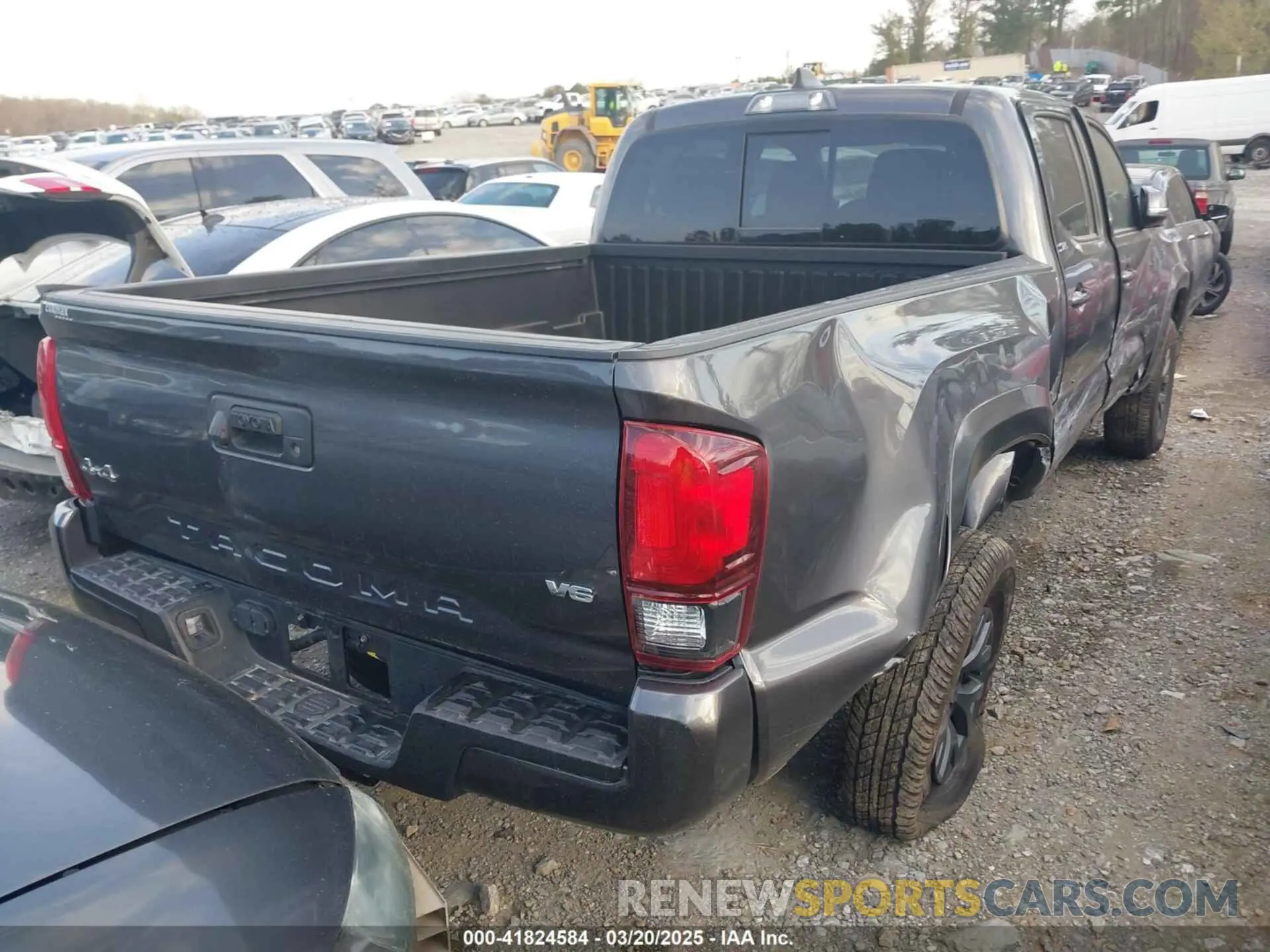 4 Photograph of a damaged car 3TYDZ5BN1NT010722 TOYOTA TACOMA 2022