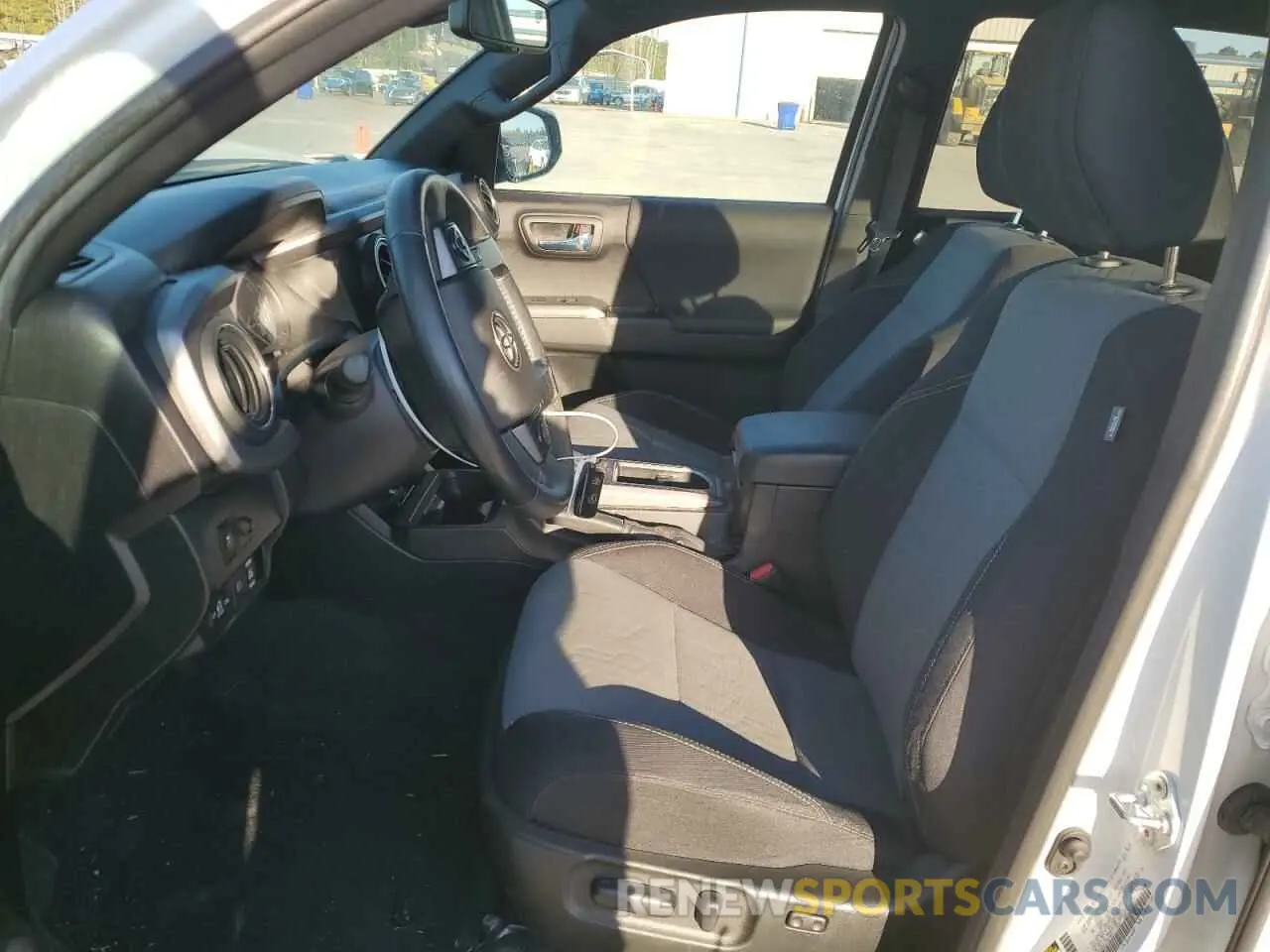 7 Photograph of a damaged car 3TYDZ5BN1NT014897 TOYOTA TACOMA 2022