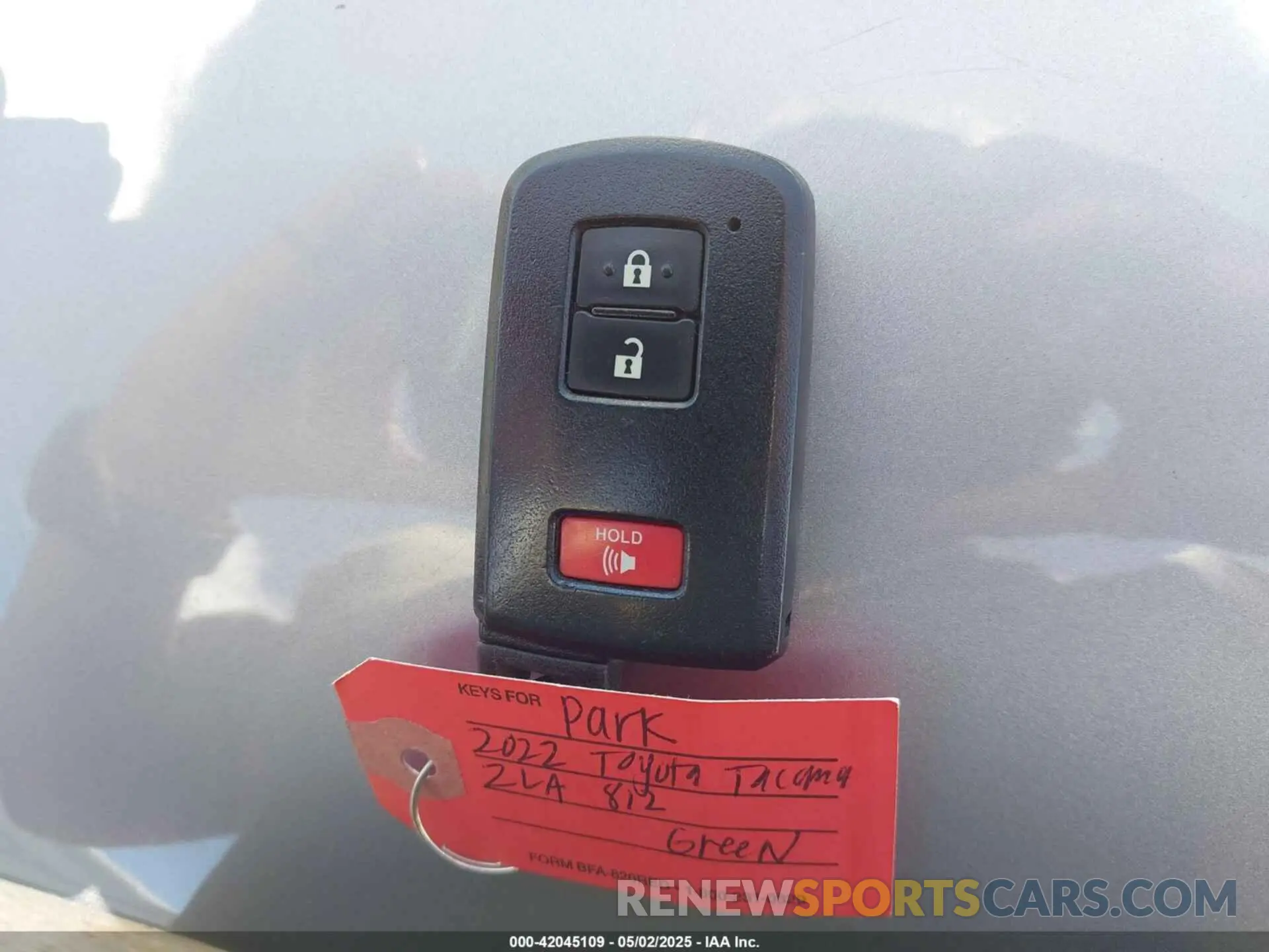 11 Photograph of a damaged car 3TYDZ5BN8NT010331 TOYOTA TACOMA 2022