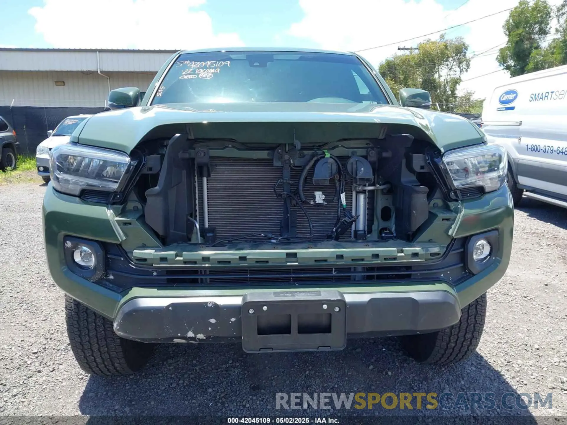 13 Photograph of a damaged car 3TYDZ5BN8NT010331 TOYOTA TACOMA 2022