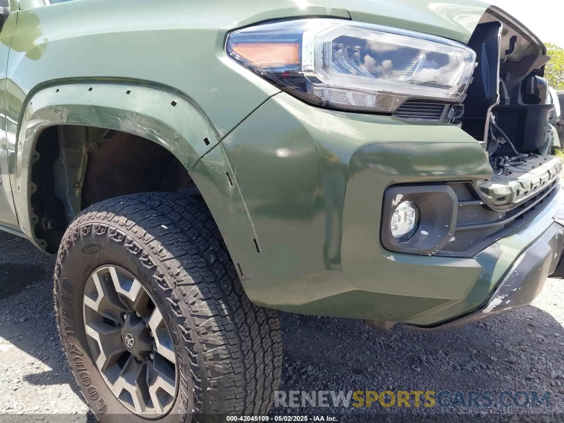 20 Photograph of a damaged car 3TYDZ5BN8NT010331 TOYOTA TACOMA 2022