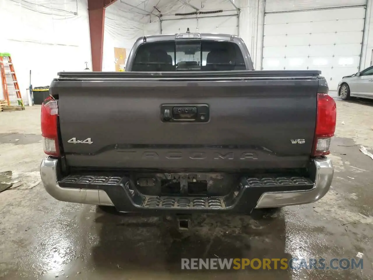 6 Photograph of a damaged car 3TYDZ5BN8NT011091 TOYOTA TACOMA 2022