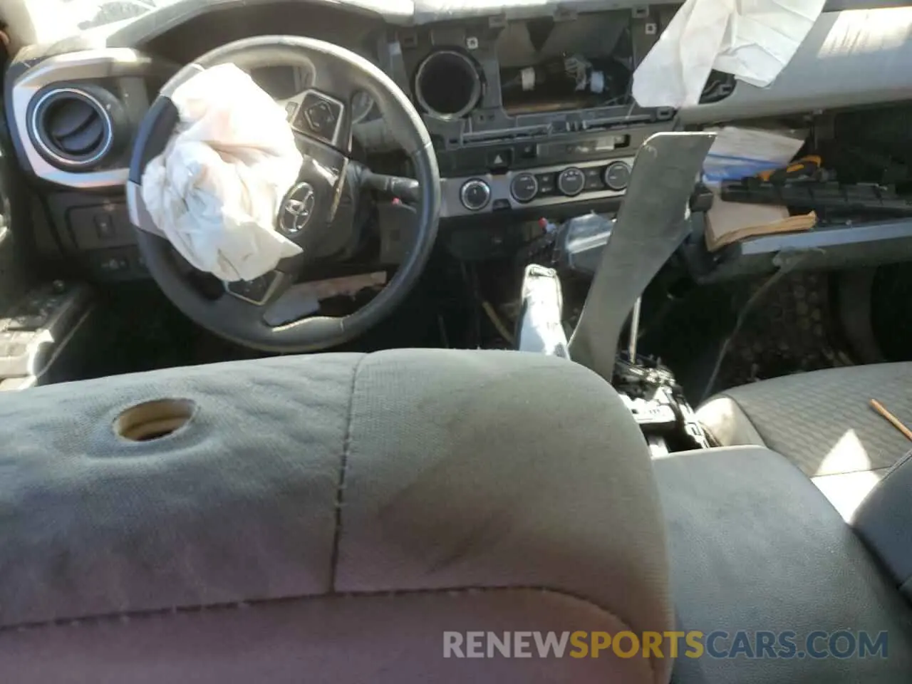8 Photograph of a damaged car 3TYDZ5BNXNT012372 TOYOTA TACOMA 2022