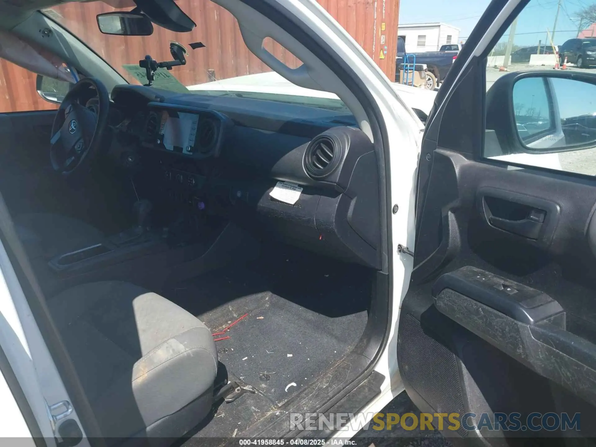 5 Photograph of a damaged car 3TYRX5GN1NT049198 TOYOTA TACOMA 2022
