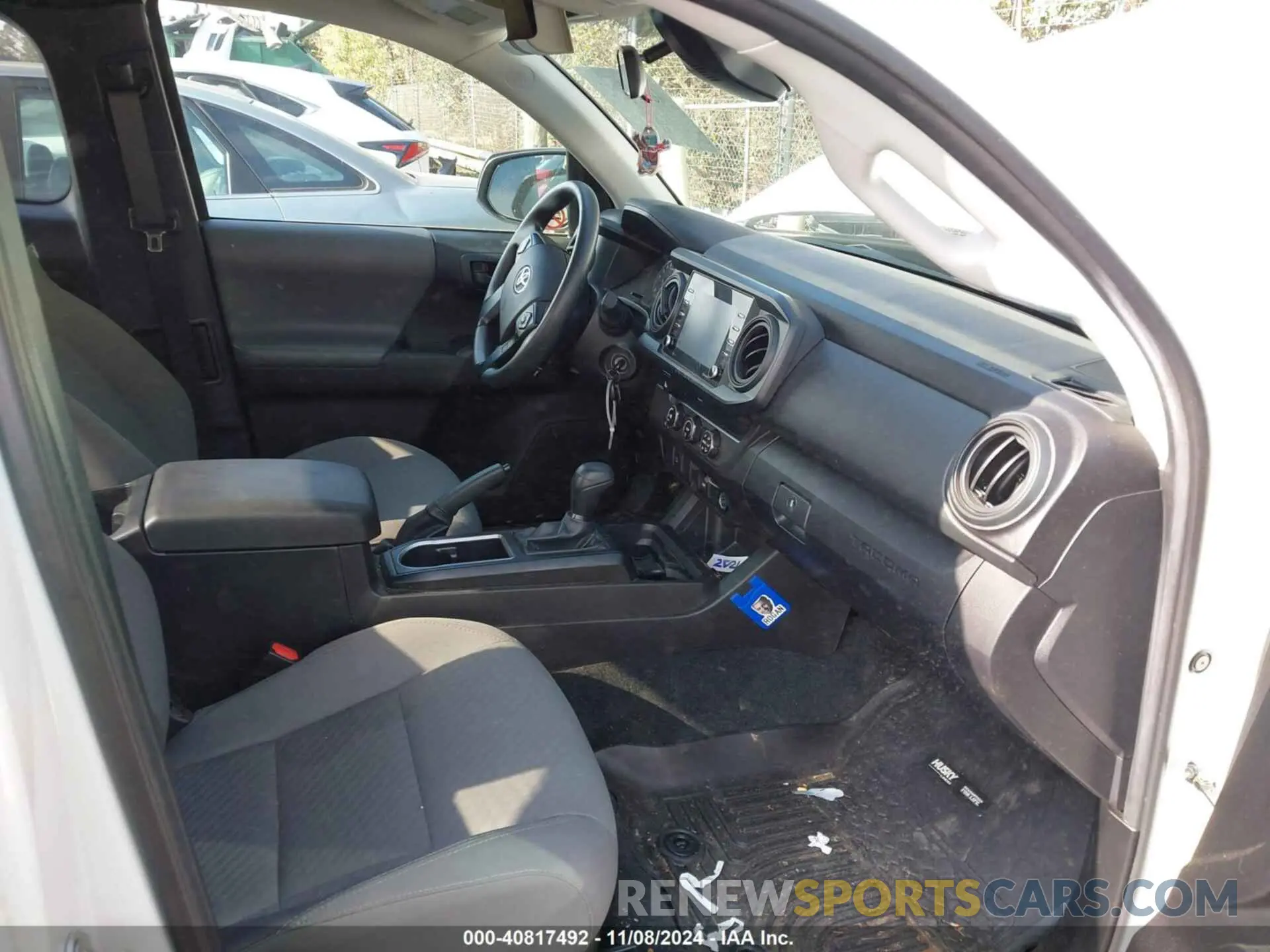 5 Photograph of a damaged car 3TYRX5GN3NT065290 TOYOTA TACOMA 2022