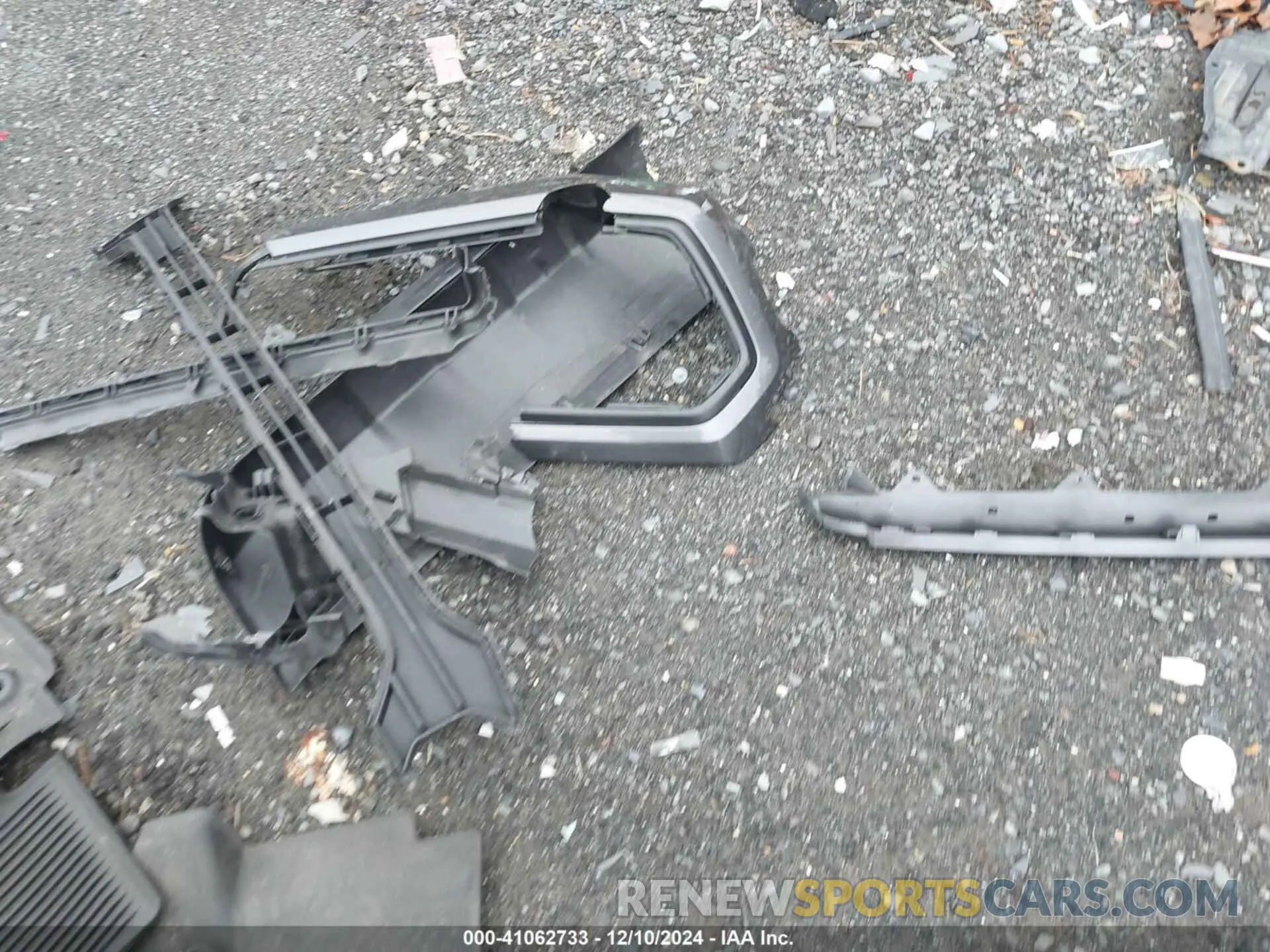 12 Photograph of a damaged car 3TYRX5GN3NT065354 TOYOTA TACOMA 2022