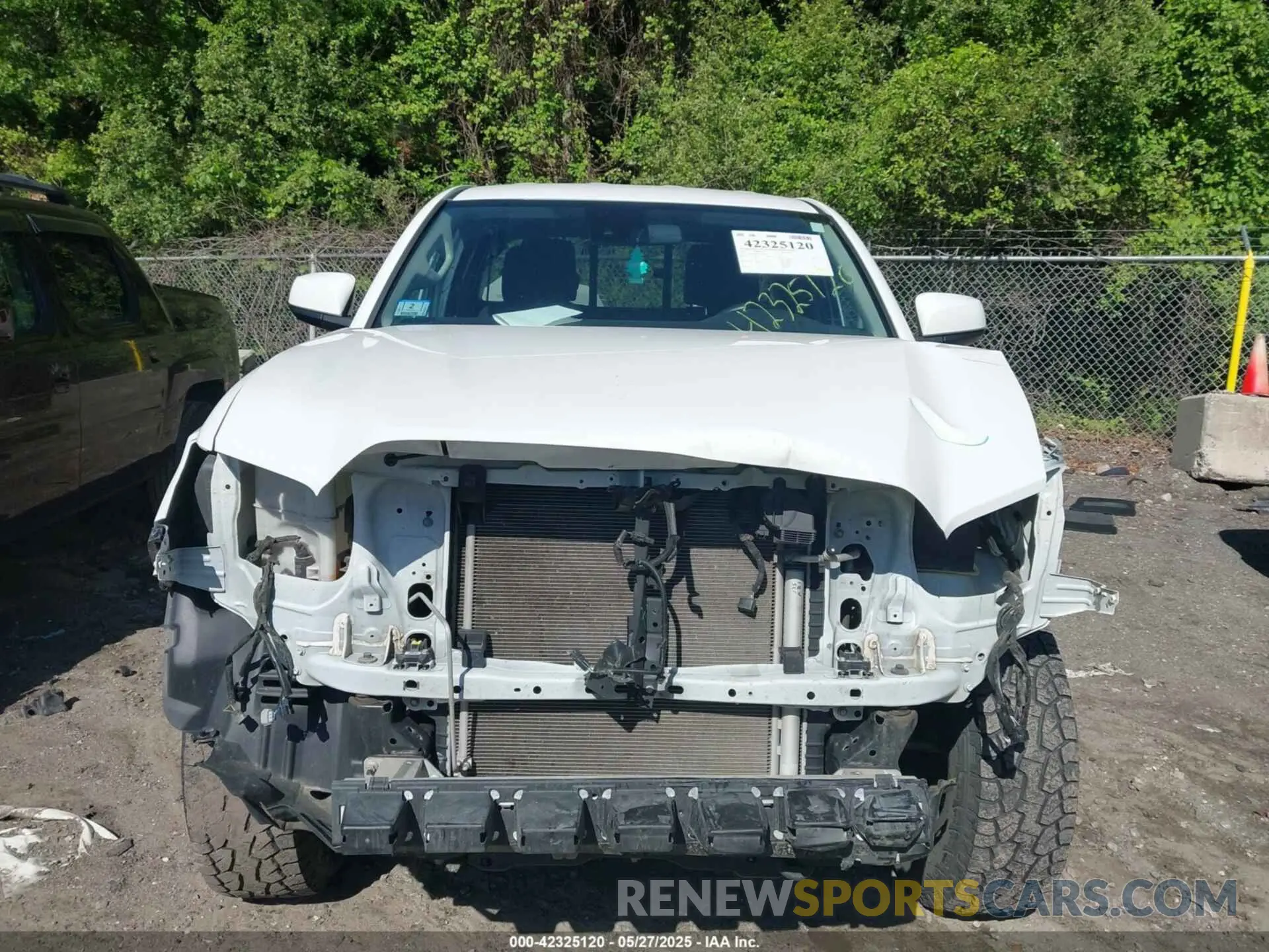 13 Photograph of a damaged car 3TYRX5GN4NT056386 TOYOTA TACOMA 2022