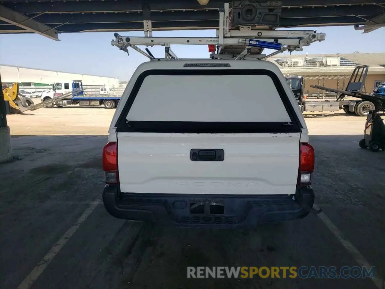 6 Photograph of a damaged car 3TYRX5GN5NT043968 TOYOTA TACOMA 2022