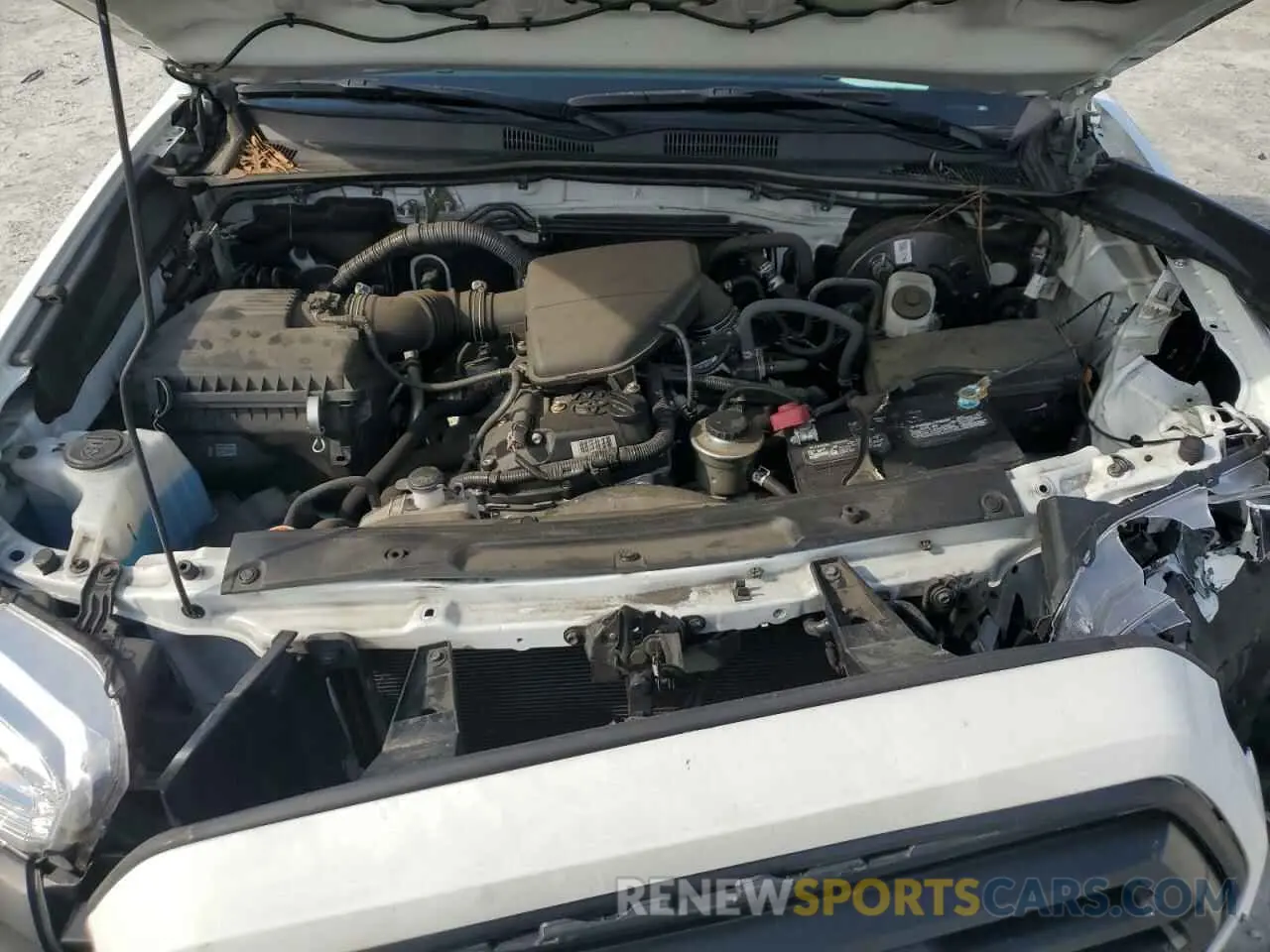 11 Photograph of a damaged car 3TYRX5GN5NT058535 TOYOTA TACOMA 2022