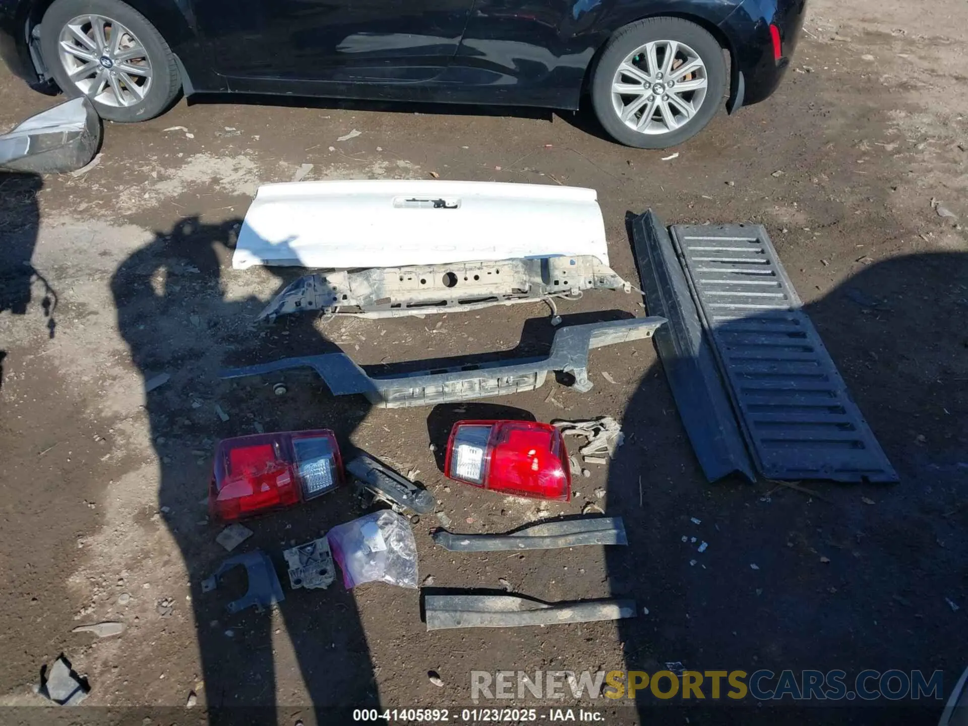 12 Photograph of a damaged car 3TYRX5GN8NT046105 TOYOTA TACOMA 2022