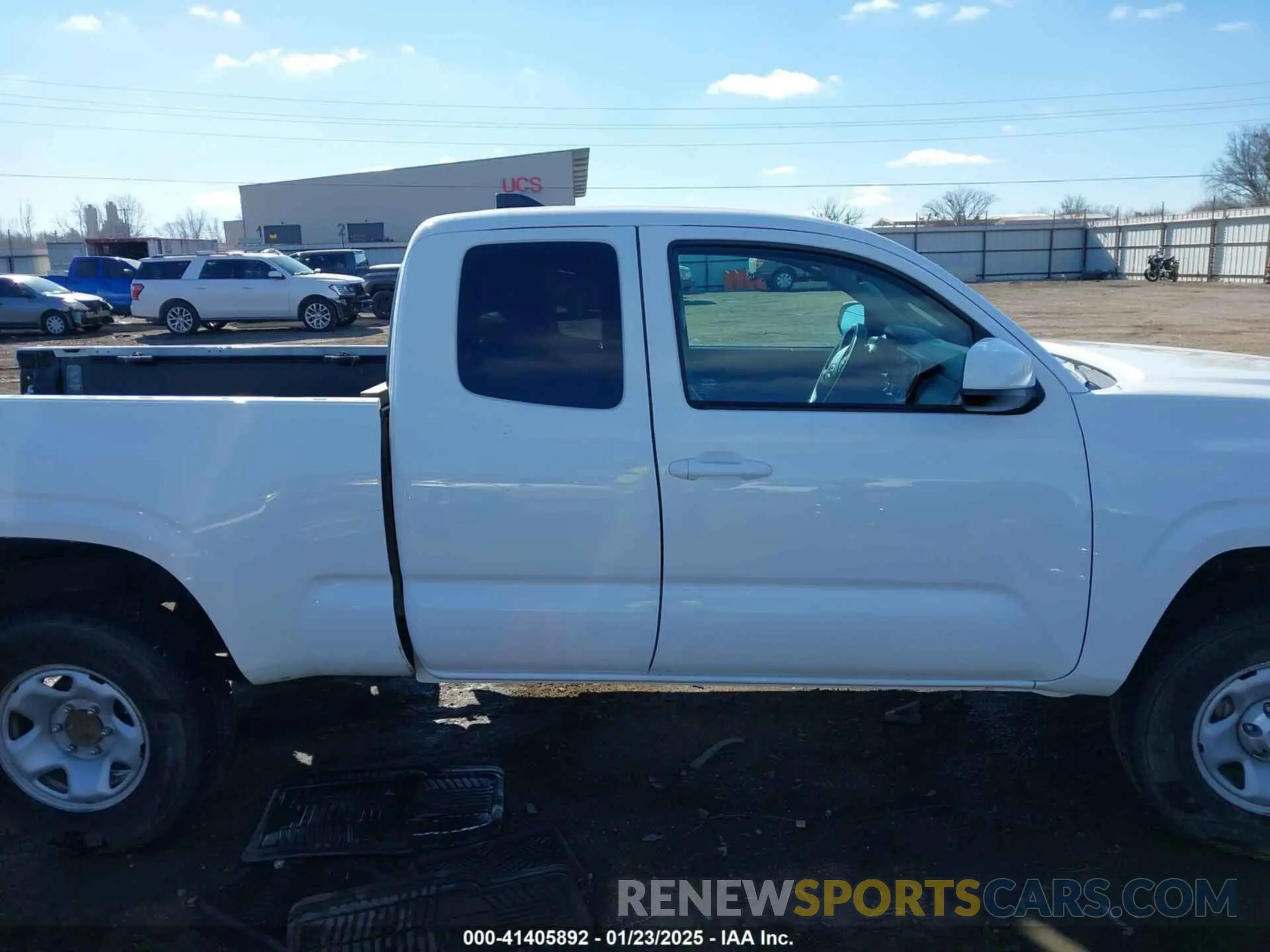 14 Photograph of a damaged car 3TYRX5GN8NT046105 TOYOTA TACOMA 2022