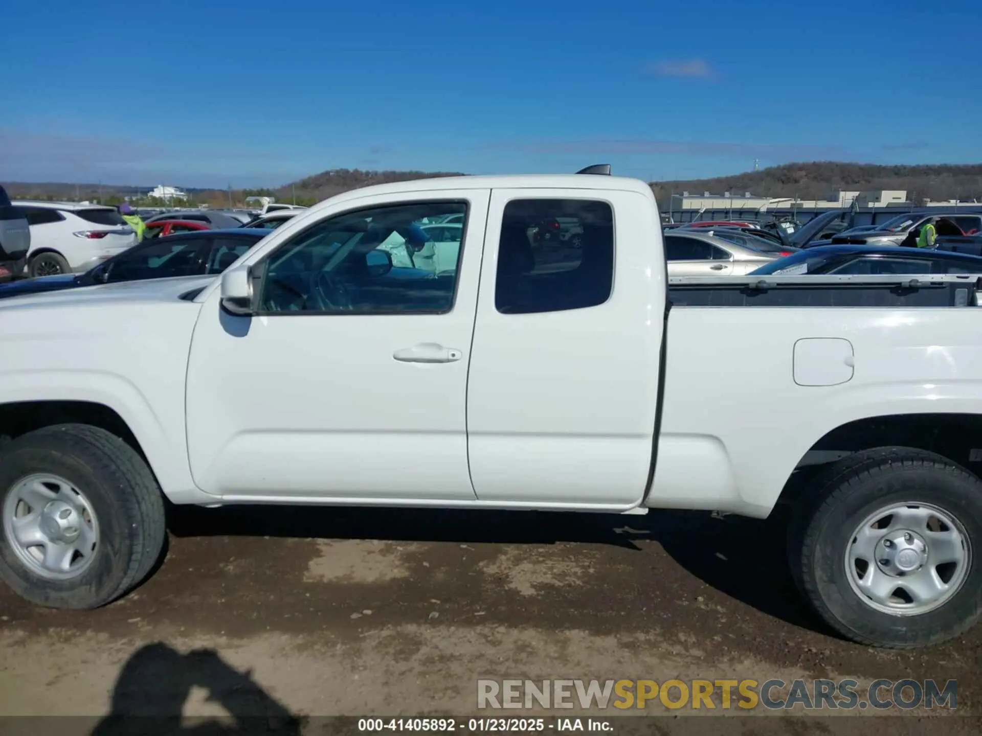 15 Photograph of a damaged car 3TYRX5GN8NT046105 TOYOTA TACOMA 2022
