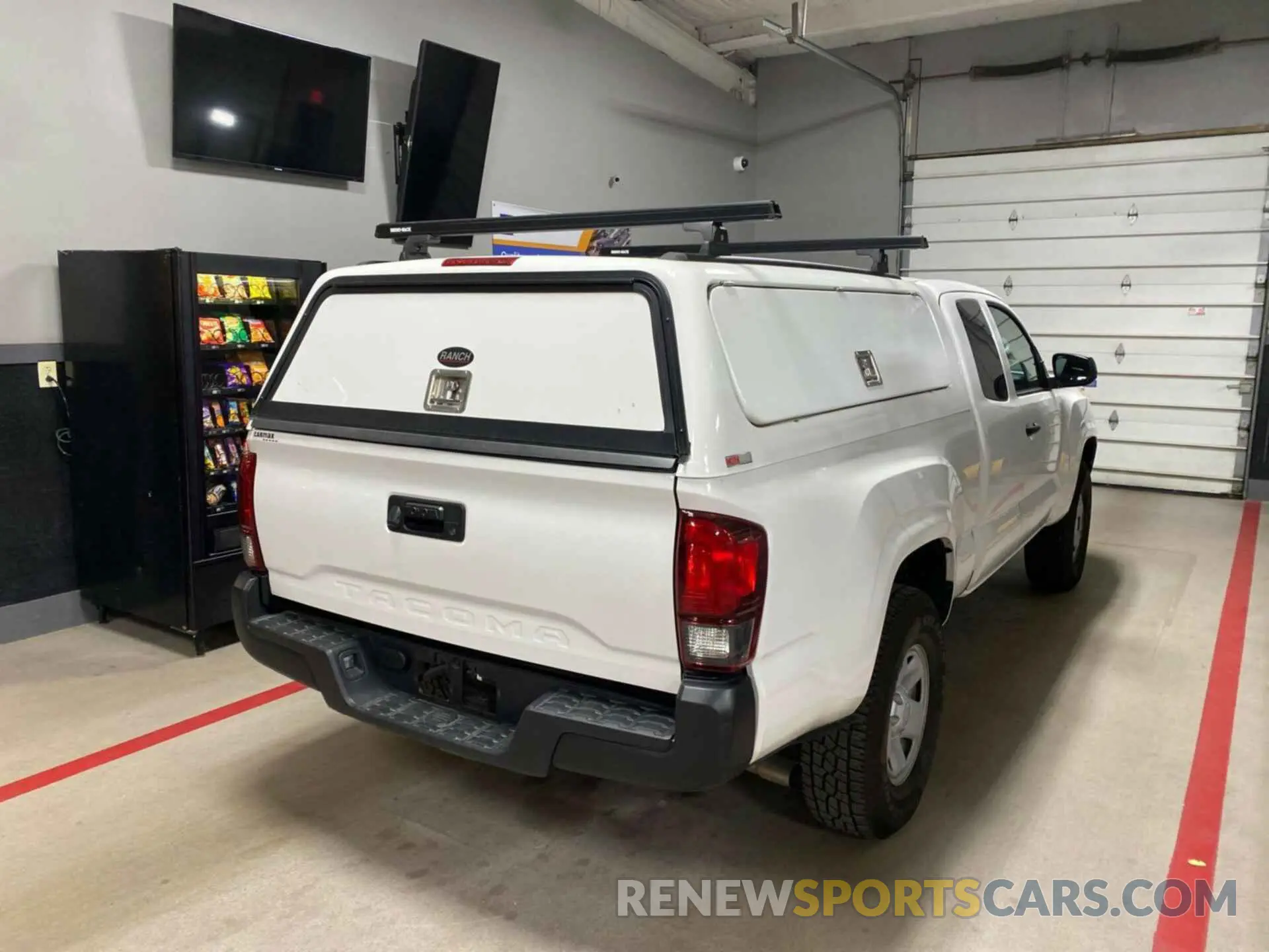 4 Photograph of a damaged car 3TYRX5GN8NT059730 TOYOTA TACOMA 2022