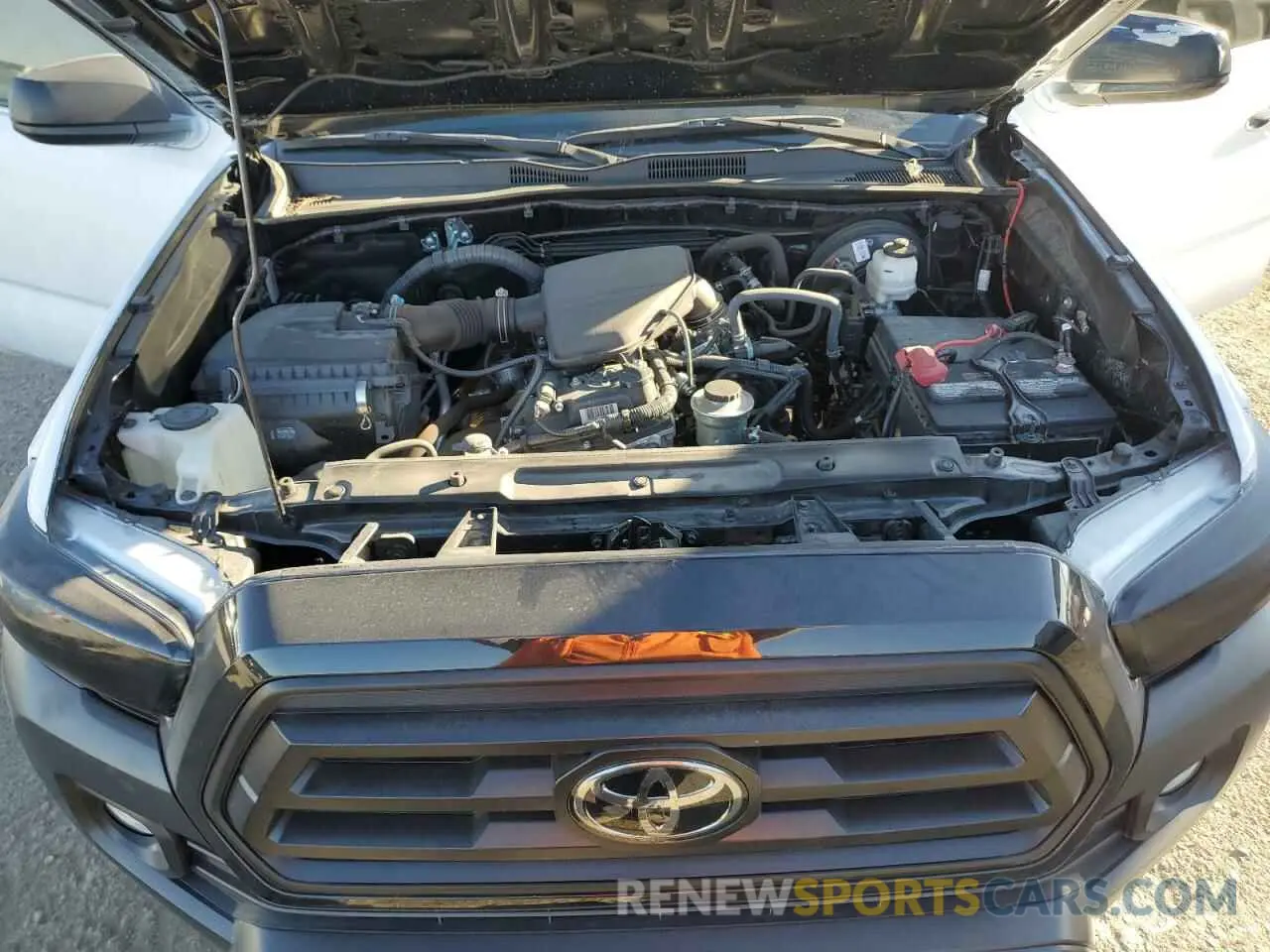 11 Photograph of a damaged car 3TYRX5GN9NT050292 TOYOTA TACOMA 2022