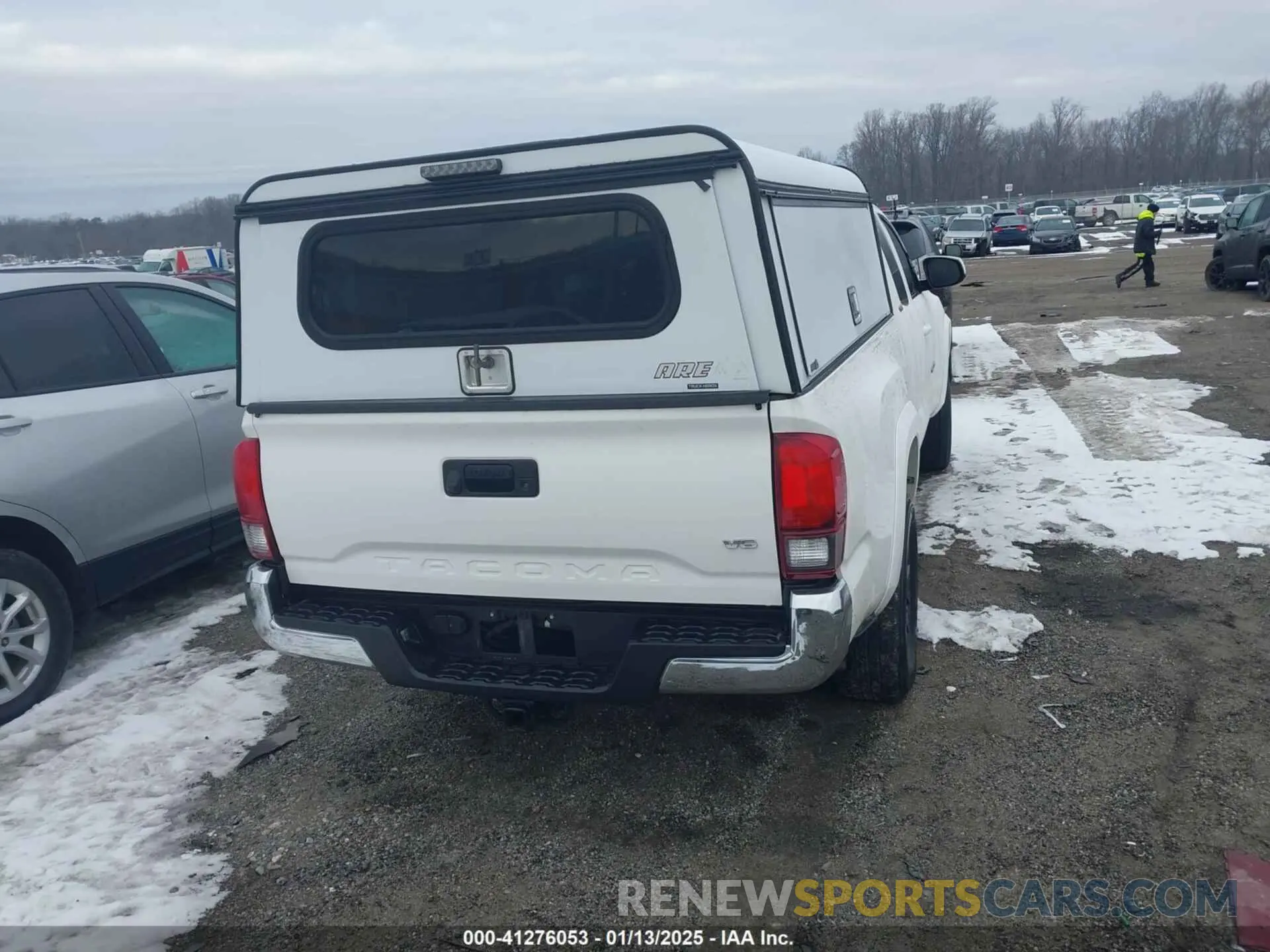16 Photograph of a damaged car 3TYRZ5CN2NT022608 TOYOTA TACOMA 2022