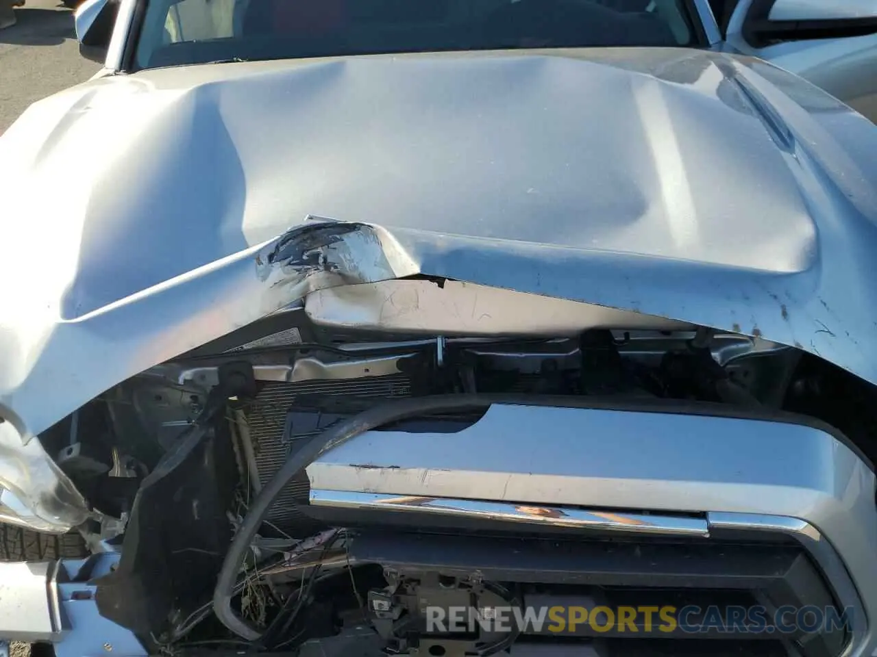 12 Photograph of a damaged car 3TYRZ5CN3NT017224 TOYOTA TACOMA 2022