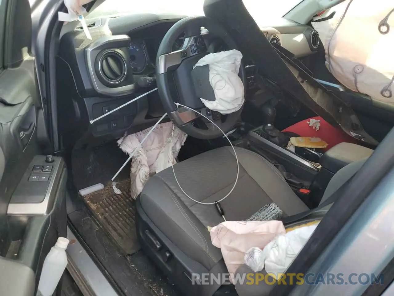 8 Photograph of a damaged car 3TYRZ5CN3NT017224 TOYOTA TACOMA 2022