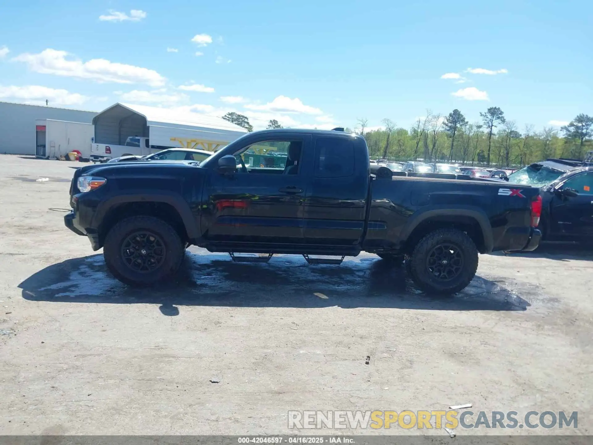 14 Photograph of a damaged car 3TYSZ5AN1NT076731 TOYOTA TACOMA 2022