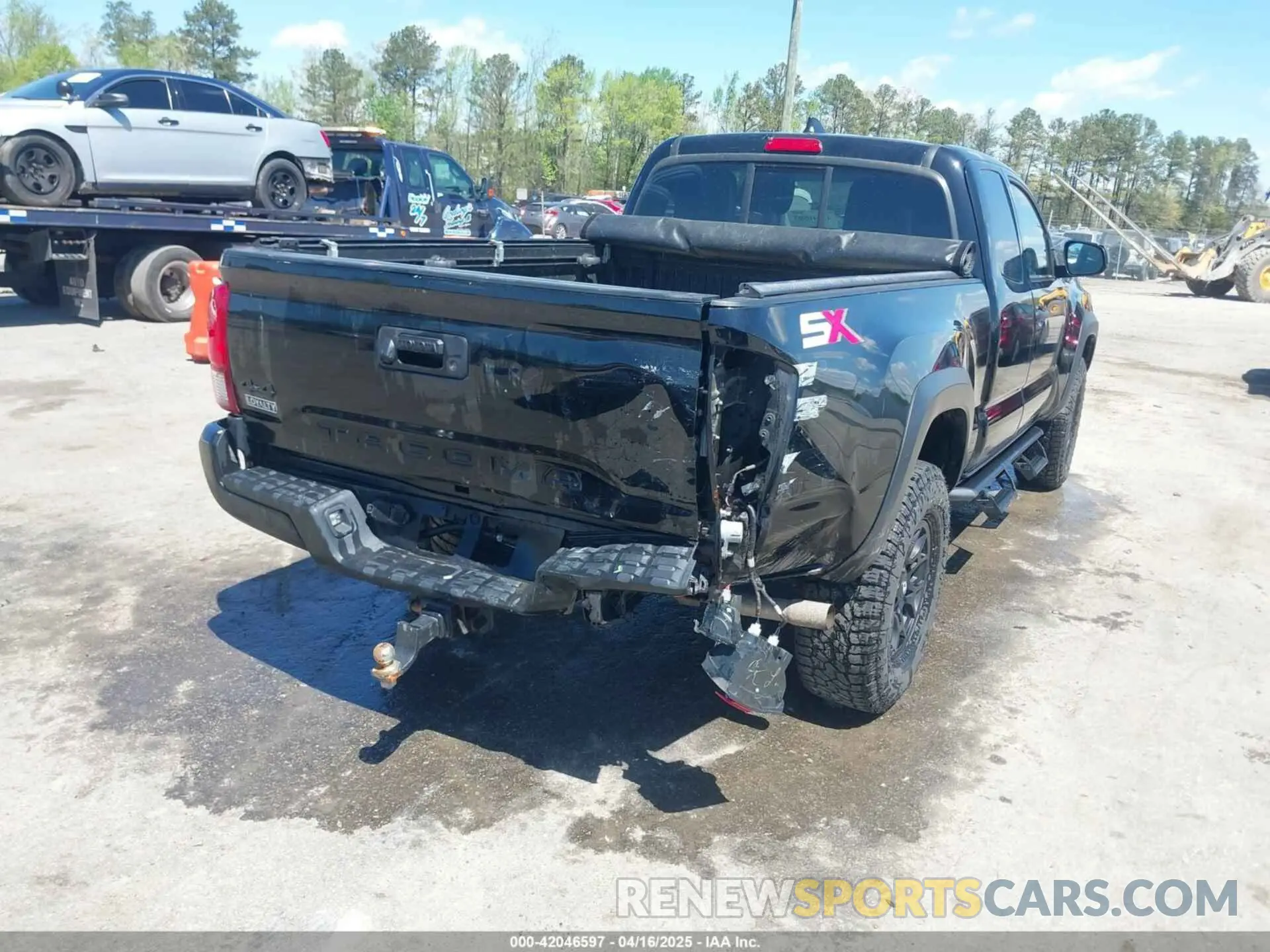 4 Photograph of a damaged car 3TYSZ5AN1NT076731 TOYOTA TACOMA 2022
