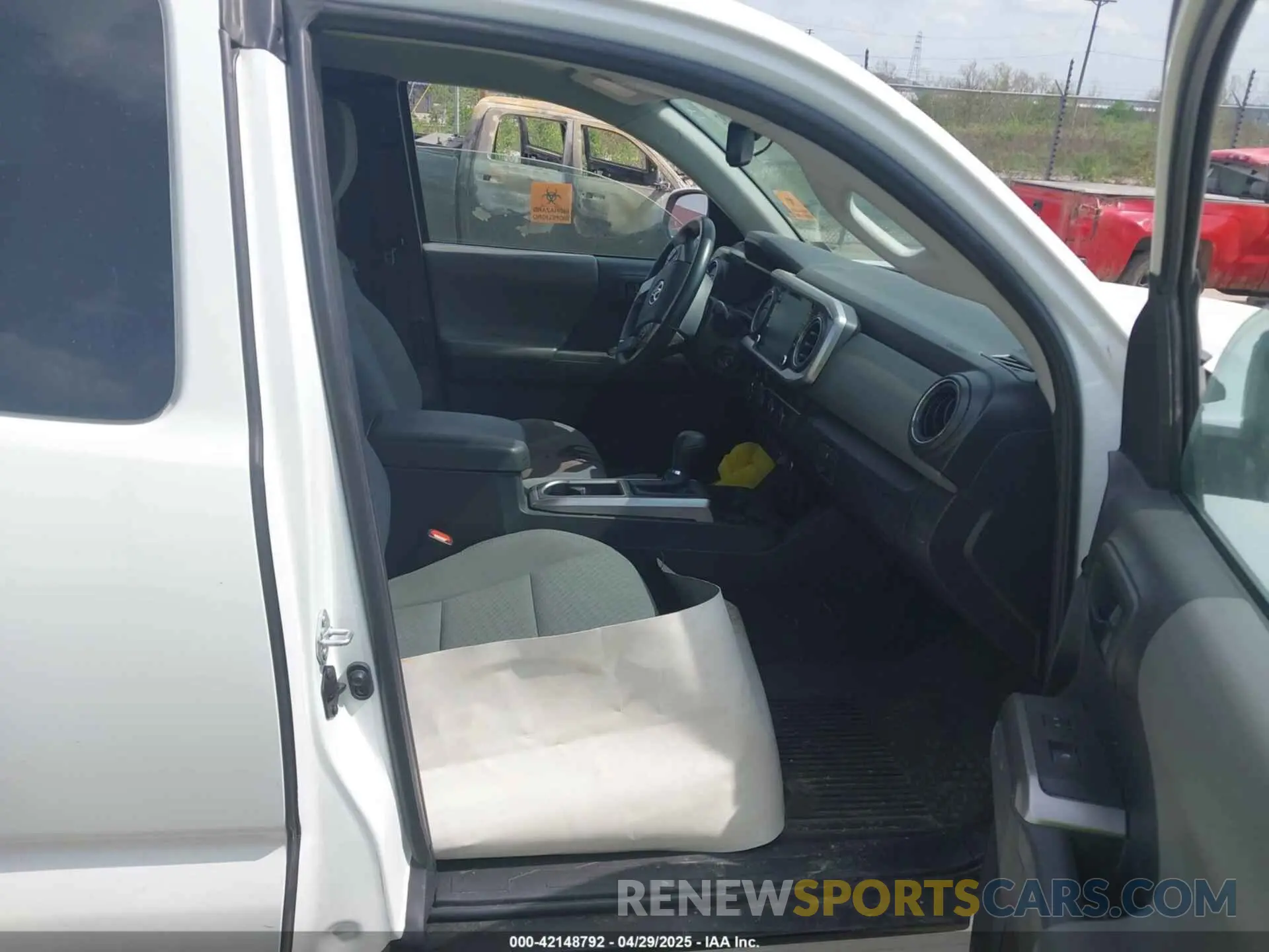 5 Photograph of a damaged car 3TYSZ5AN1NT092590 TOYOTA TACOMA 2022