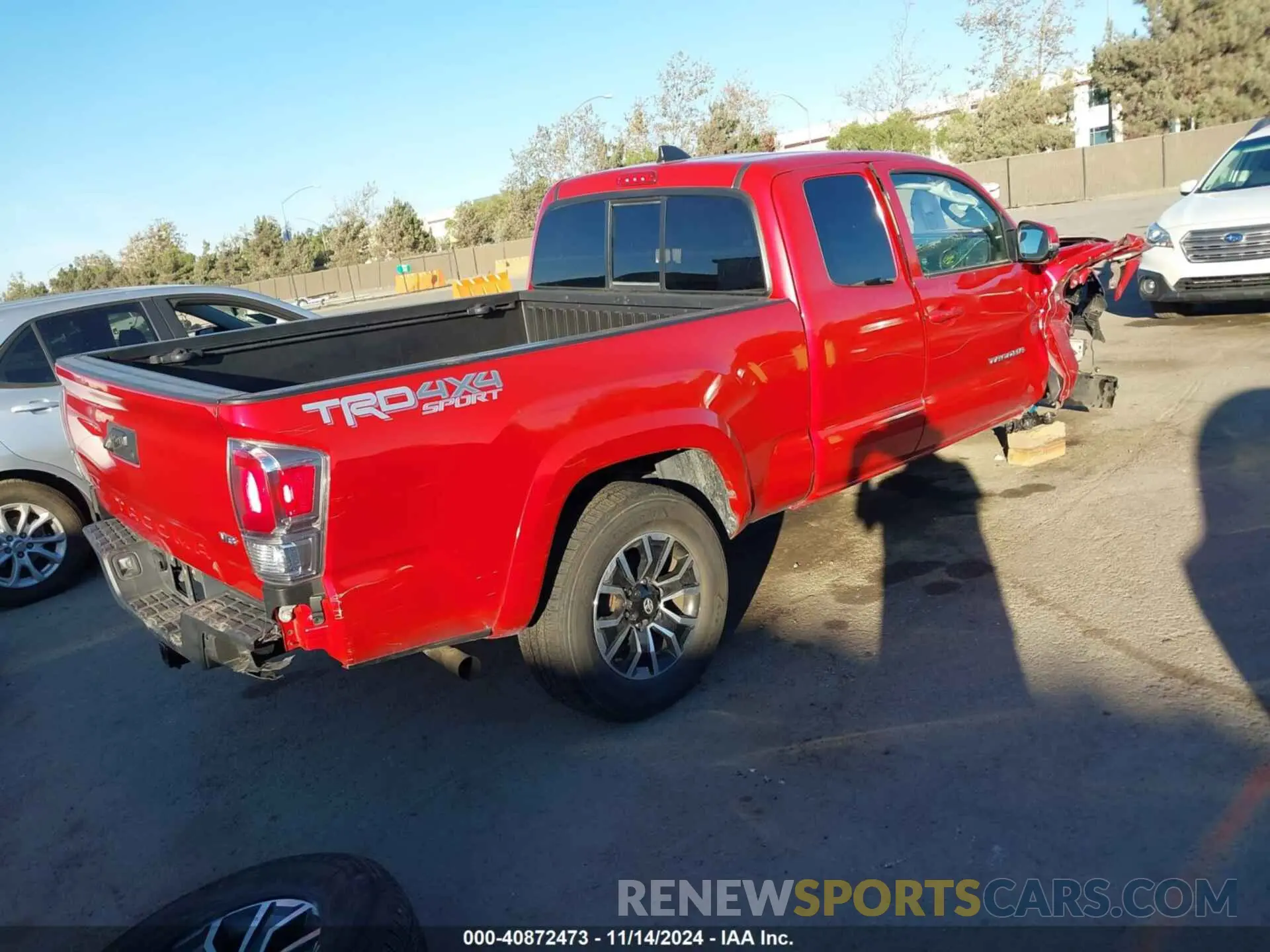 4 Photograph of a damaged car 3TYSZ5AN2NT074373 TOYOTA TACOMA 2022