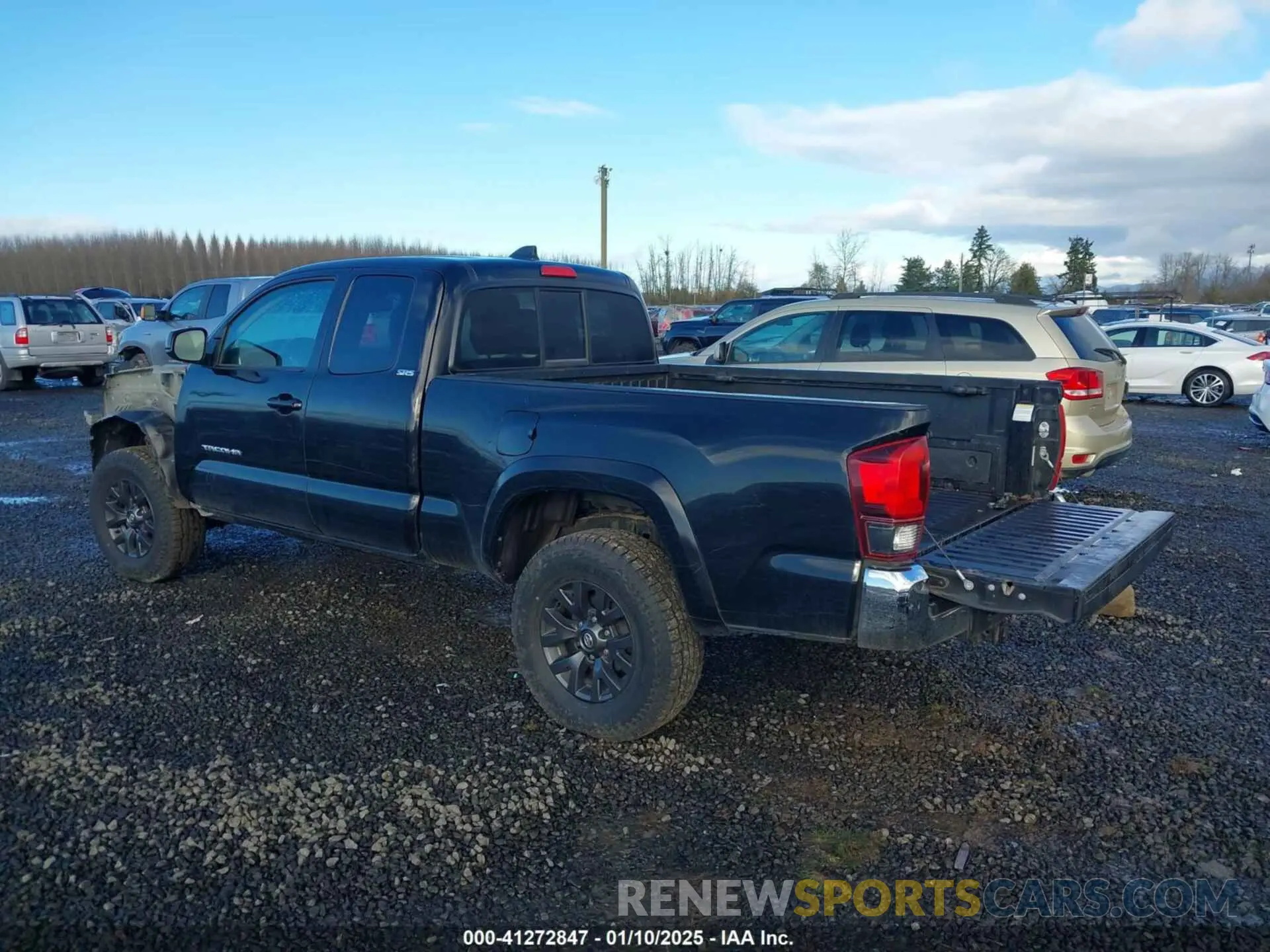 3 Photograph of a damaged car 3TYSZ5AN3NT076472 TOYOTA TACOMA 2022