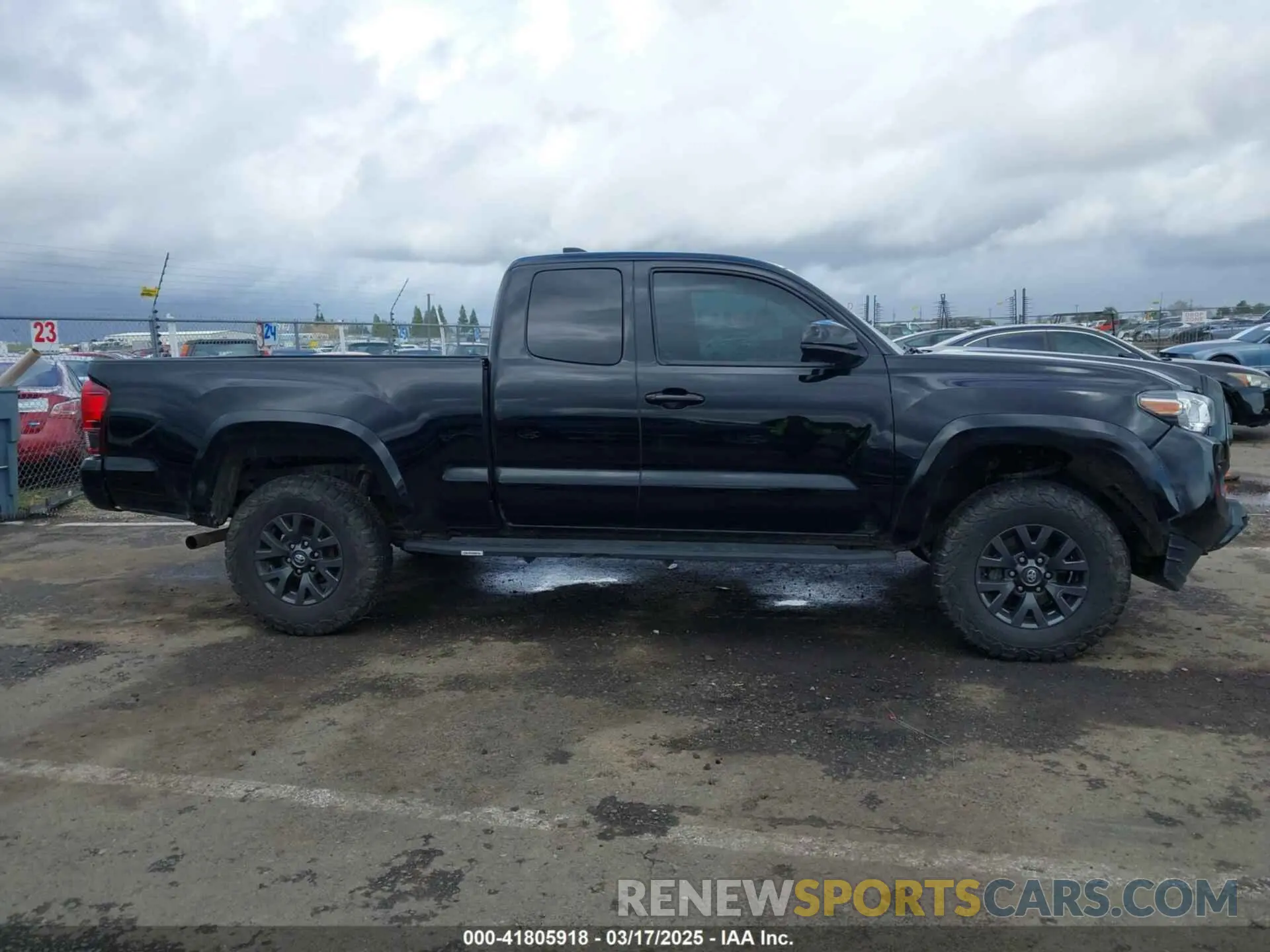 13 Photograph of a damaged car 3TYSZ5AN4NT081146 TOYOTA TACOMA 2022