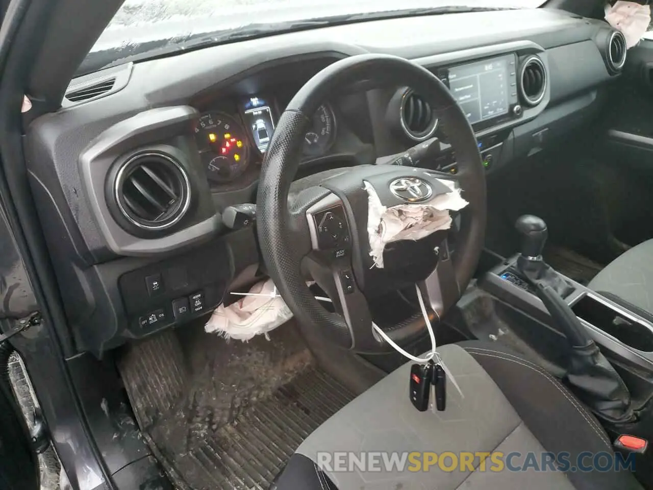8 Photograph of a damaged car 3TYSZ5AN4NT083026 TOYOTA TACOMA 2022