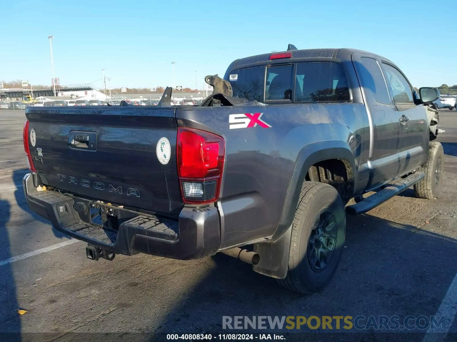 4 Photograph of a damaged car 3TYSZ5AN8NT090044 TOYOTA TACOMA 2022
