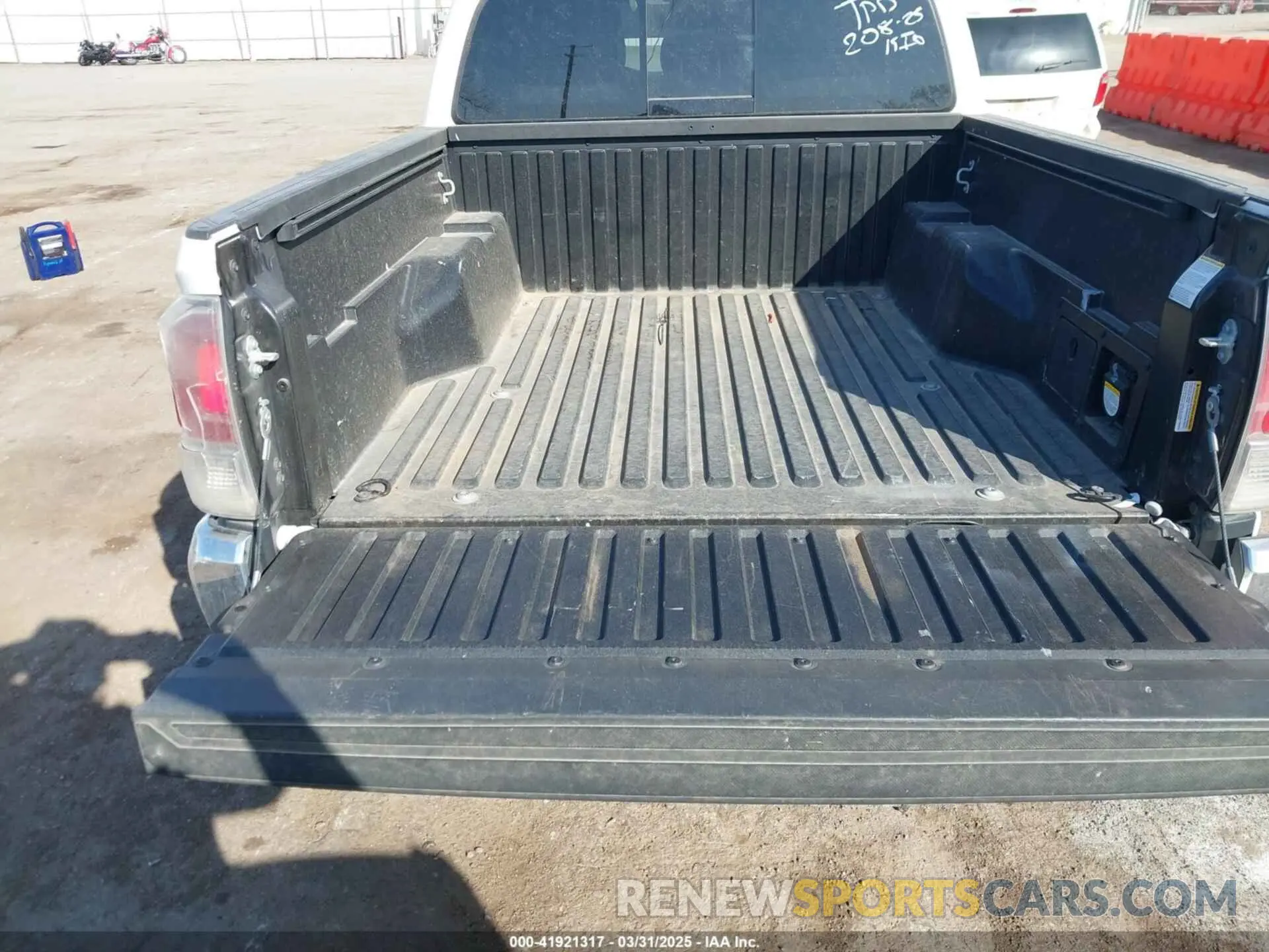 12 Photograph of a damaged car 3TMAZ5CN0PM211463 TOYOTA TACOMA 2023