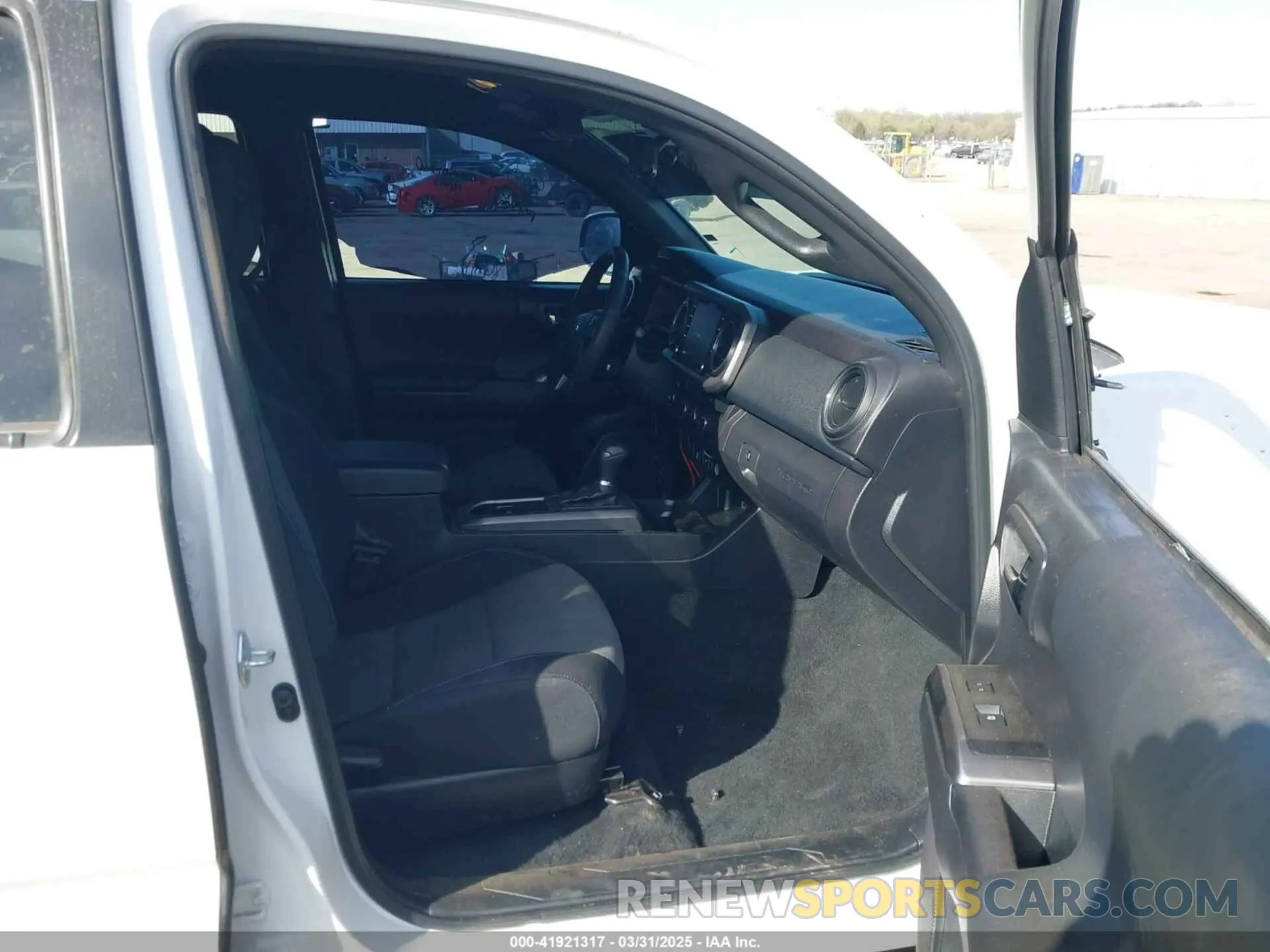 5 Photograph of a damaged car 3TMAZ5CN0PM211463 TOYOTA TACOMA 2023