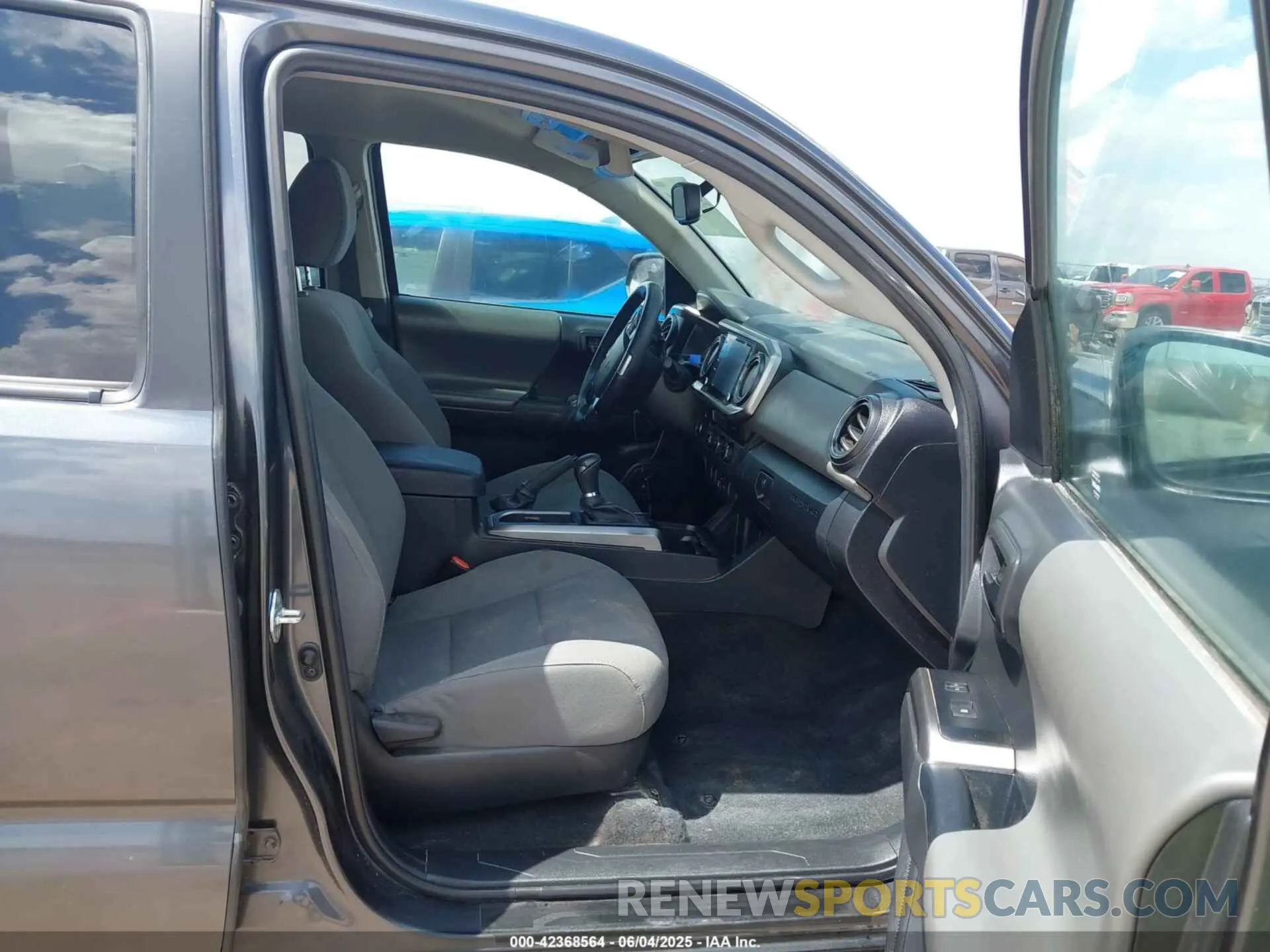 5 Photograph of a damaged car 3TMAZ5CN1PM197251 TOYOTA TACOMA 2023