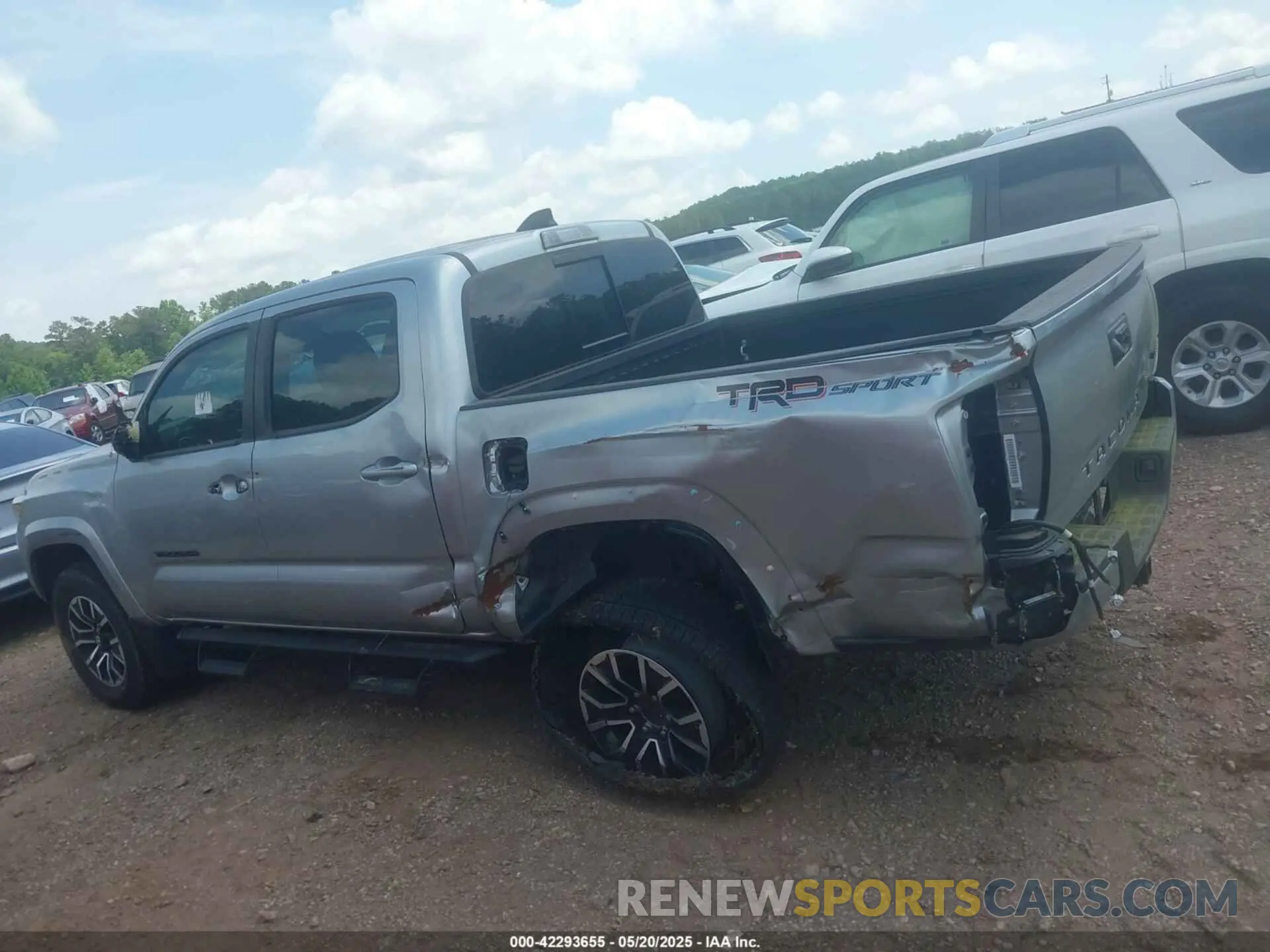 13 Photograph of a damaged car 3TMAZ5CN5PM204251 TOYOTA TACOMA 2023