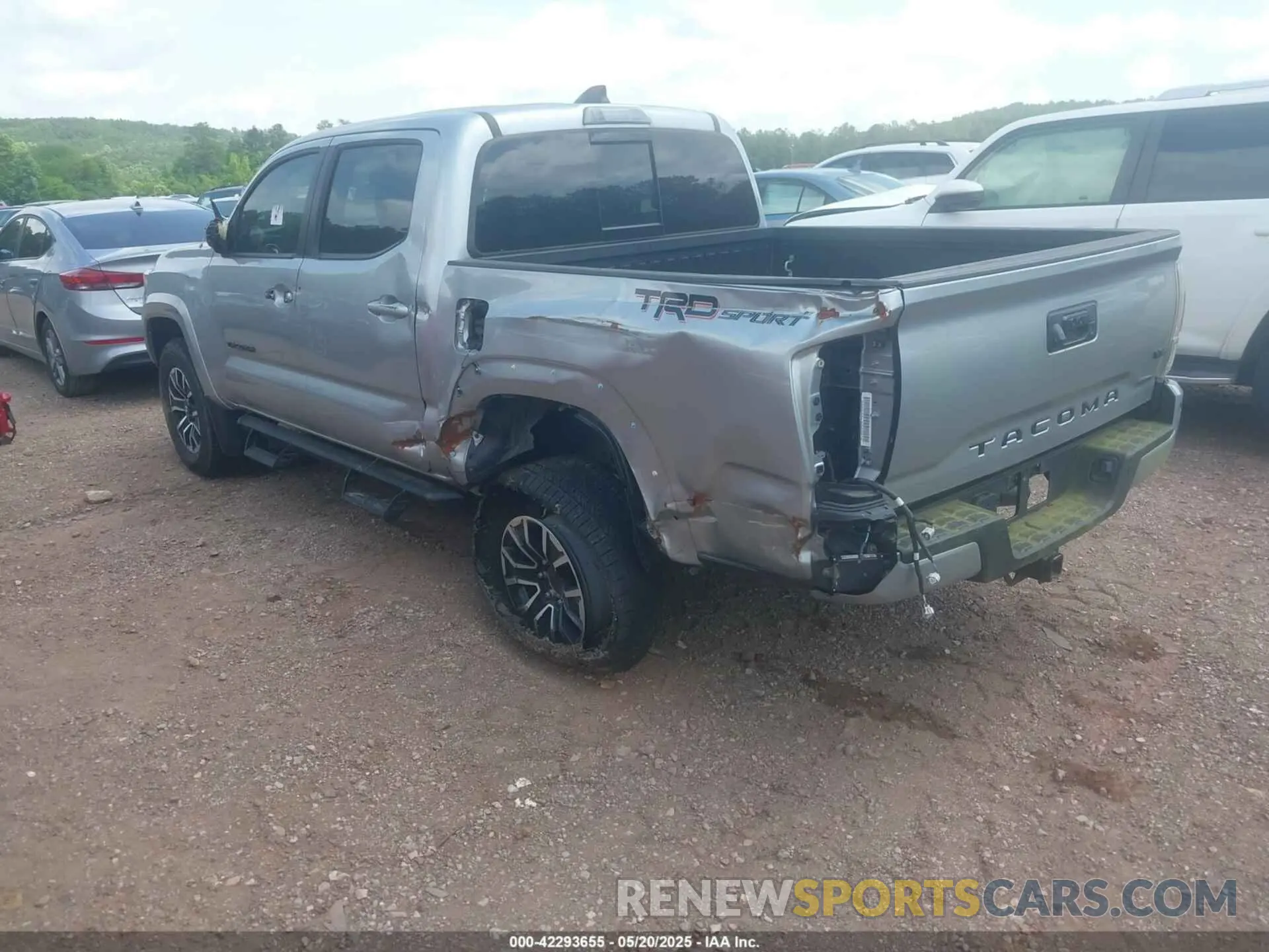 3 Photograph of a damaged car 3TMAZ5CN5PM204251 TOYOTA TACOMA 2023