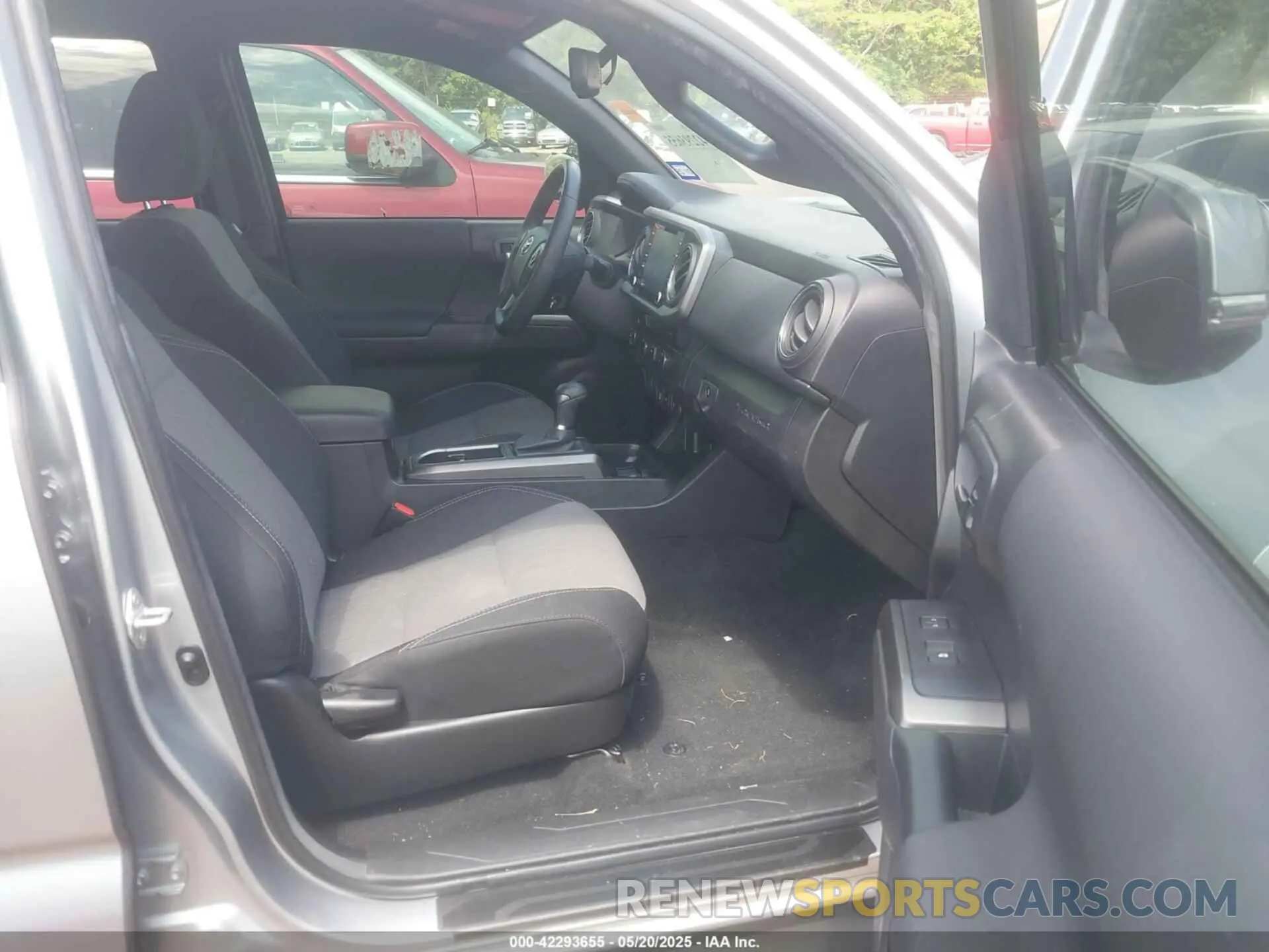 5 Photograph of a damaged car 3TMAZ5CN5PM204251 TOYOTA TACOMA 2023