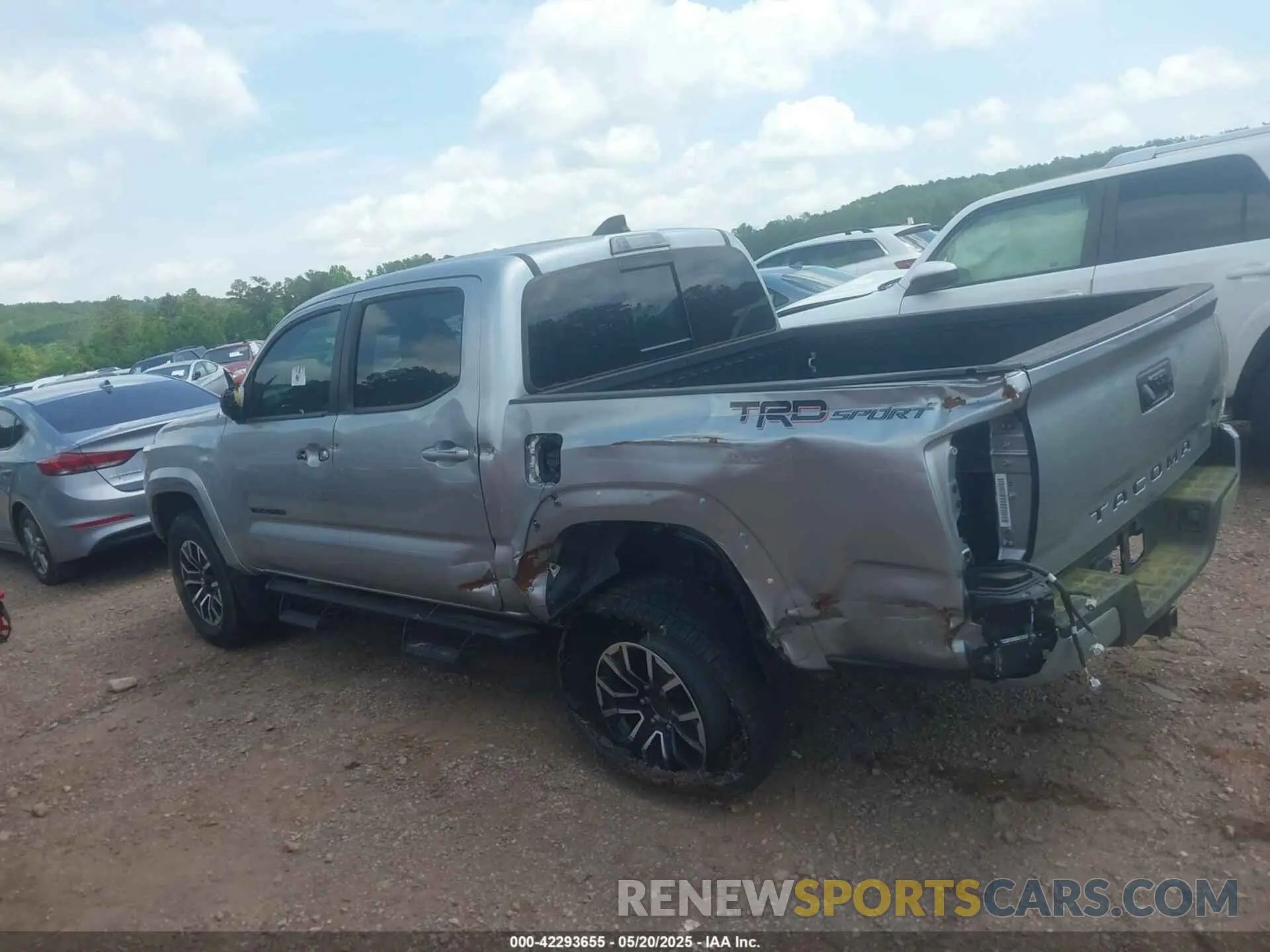 6 Photograph of a damaged car 3TMAZ5CN5PM204251 TOYOTA TACOMA 2023