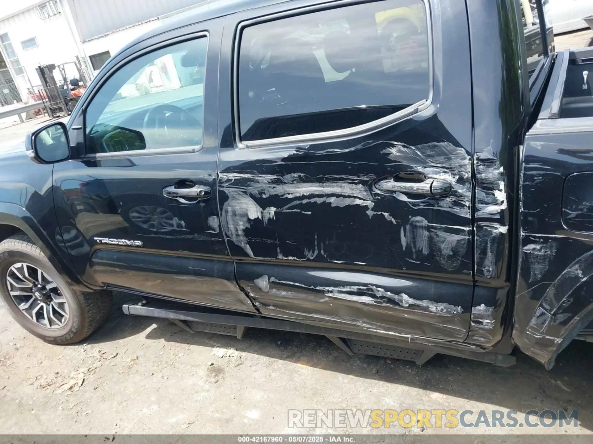 14 Photograph of a damaged car 3TMAZ5CN6PM197987 TOYOTA TACOMA 2023