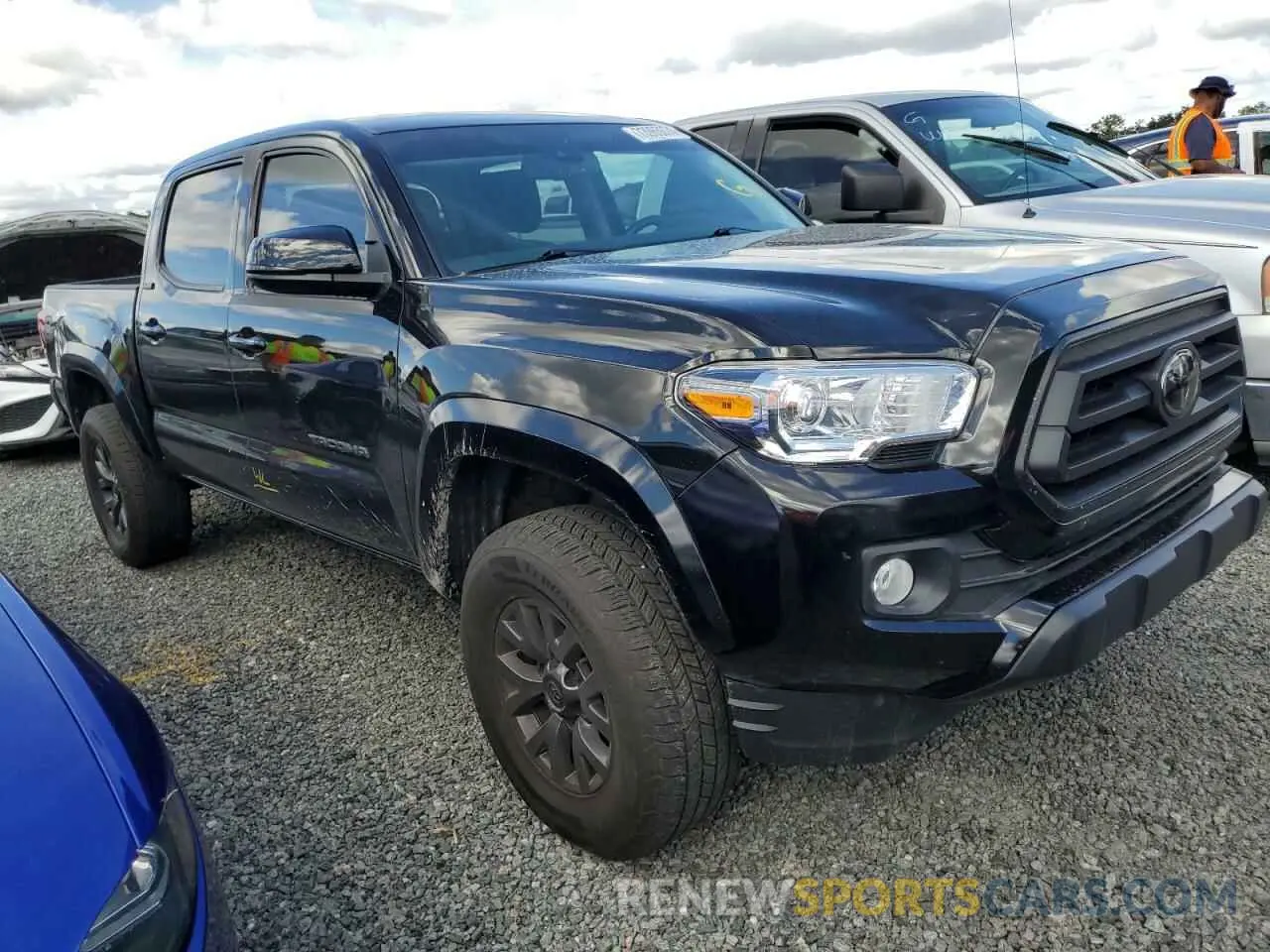 4 Photograph of a damaged car 3TMAZ5CN6PM206753 TOYOTA TACOMA 2023