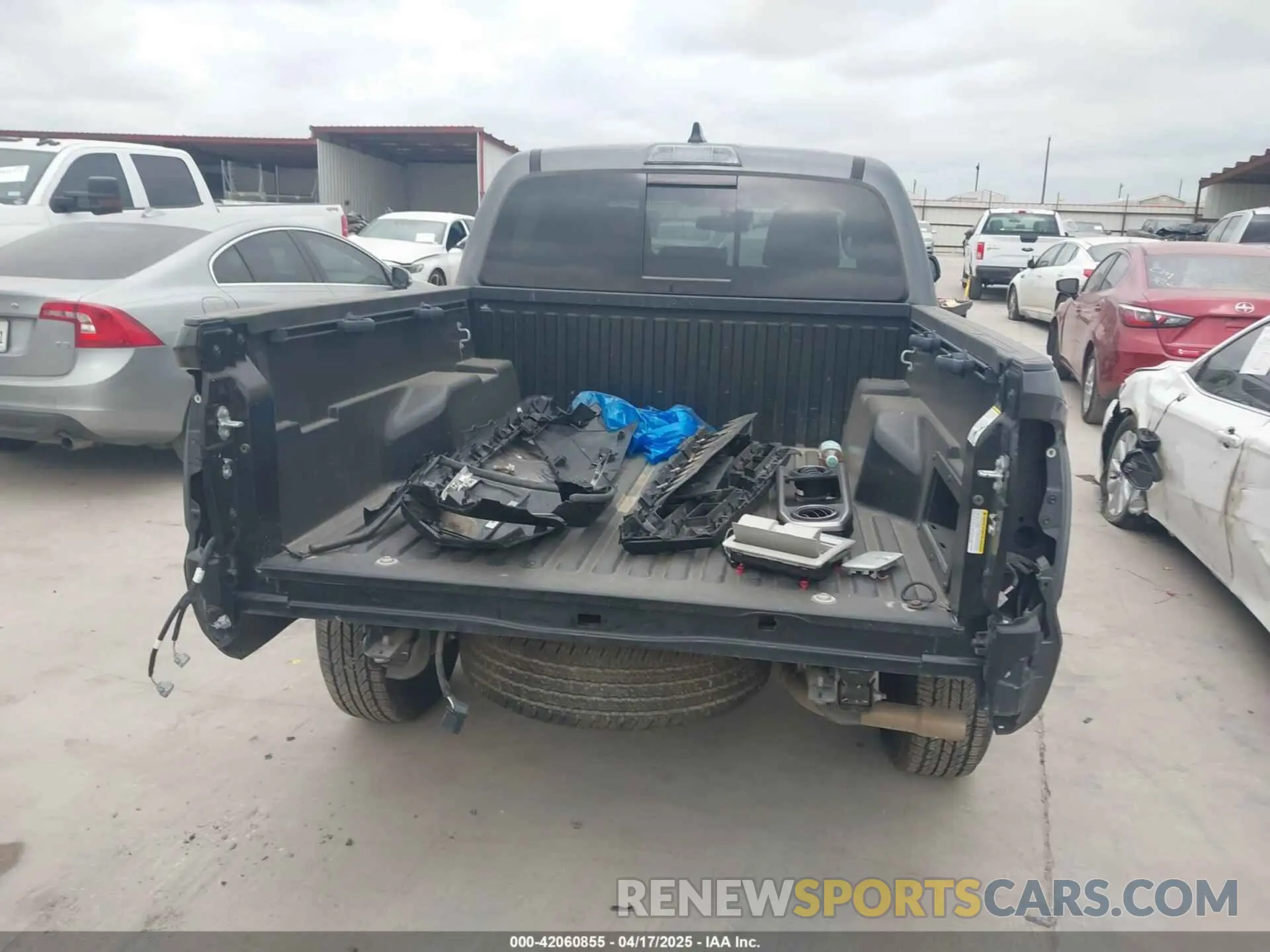 17 Photograph of a damaged car 3TMAZ5CN8PM201702 TOYOTA TACOMA 2023
