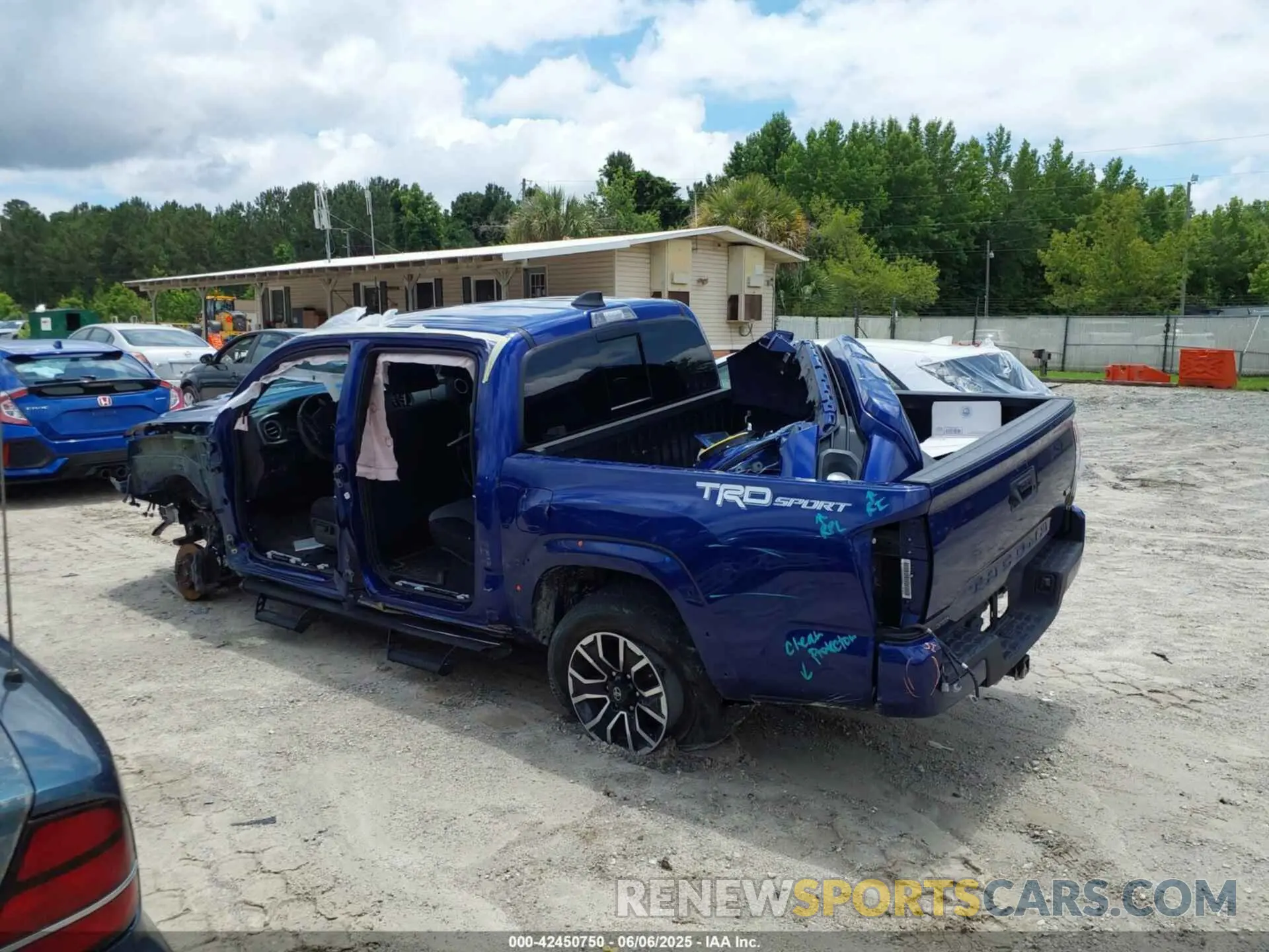 15 Photograph of a damaged car 3TMAZ5CN8PM204969 TOYOTA TACOMA 2023