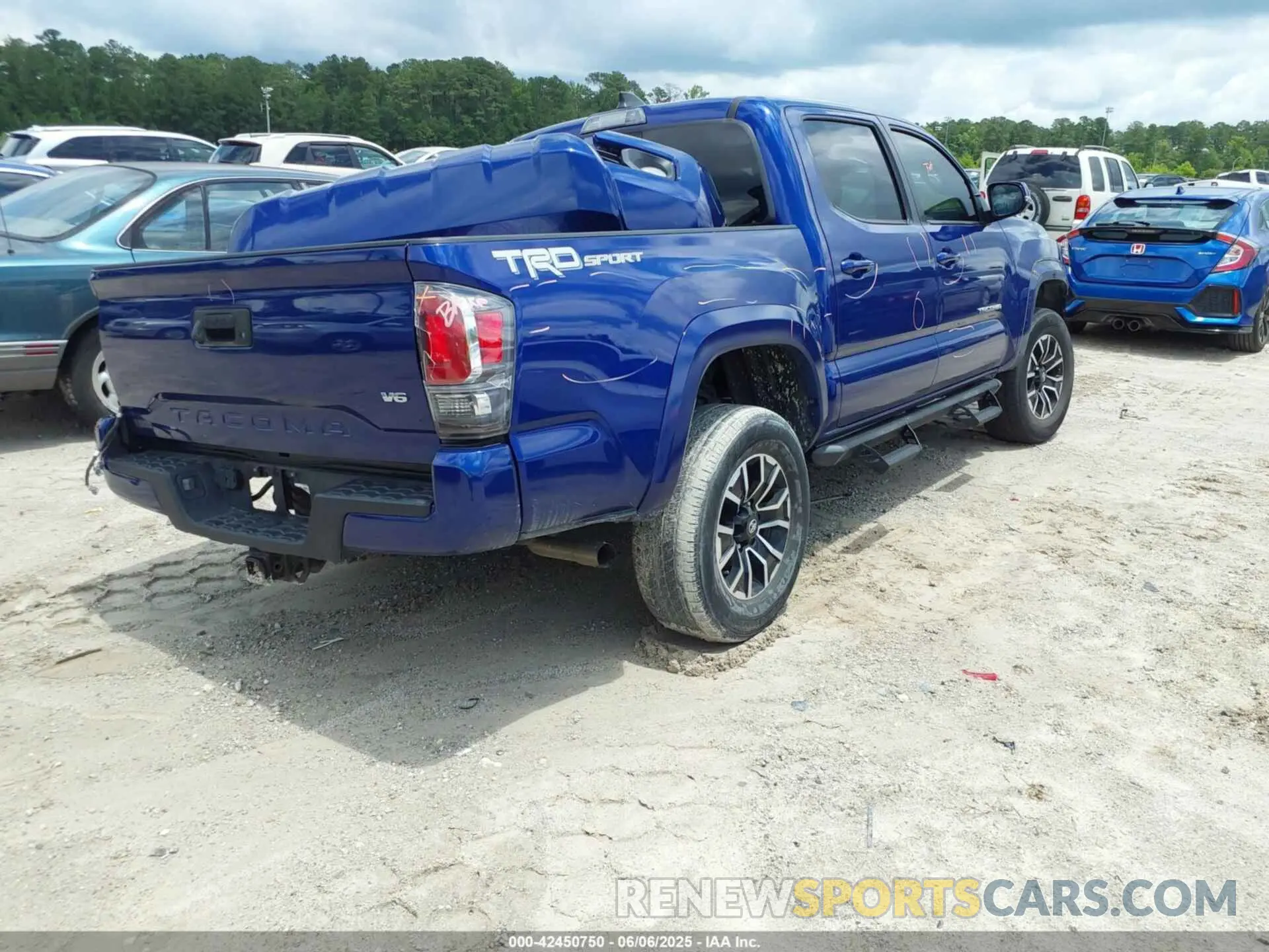 4 Photograph of a damaged car 3TMAZ5CN8PM204969 TOYOTA TACOMA 2023