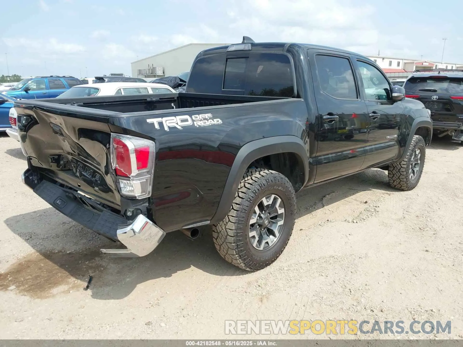 4 Photograph of a damaged car 3TMAZ5CN8PM214756 TOYOTA TACOMA 2023