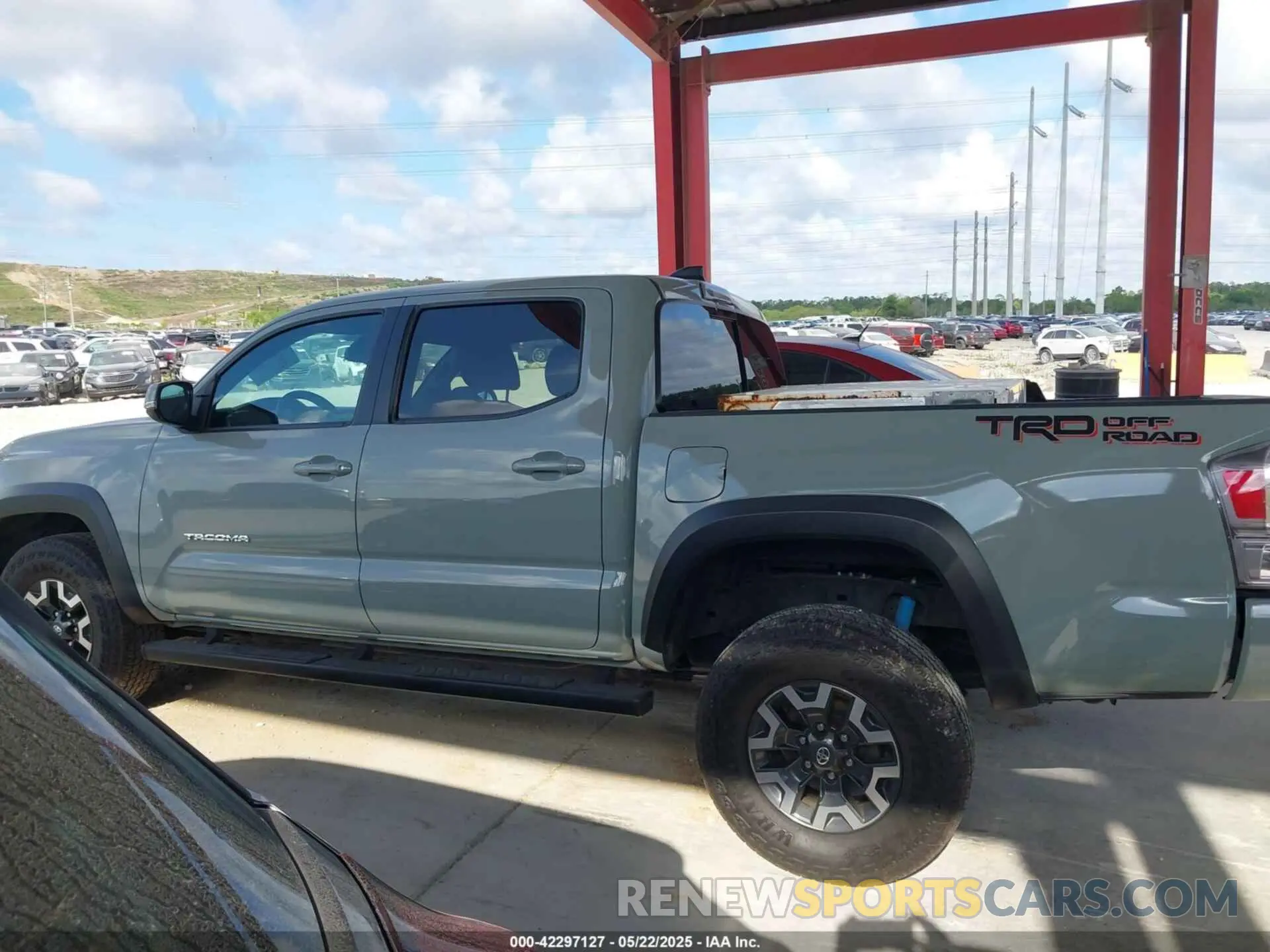 14 Photograph of a damaged car 3TMAZ5CN9PM208125 TOYOTA TACOMA 2023