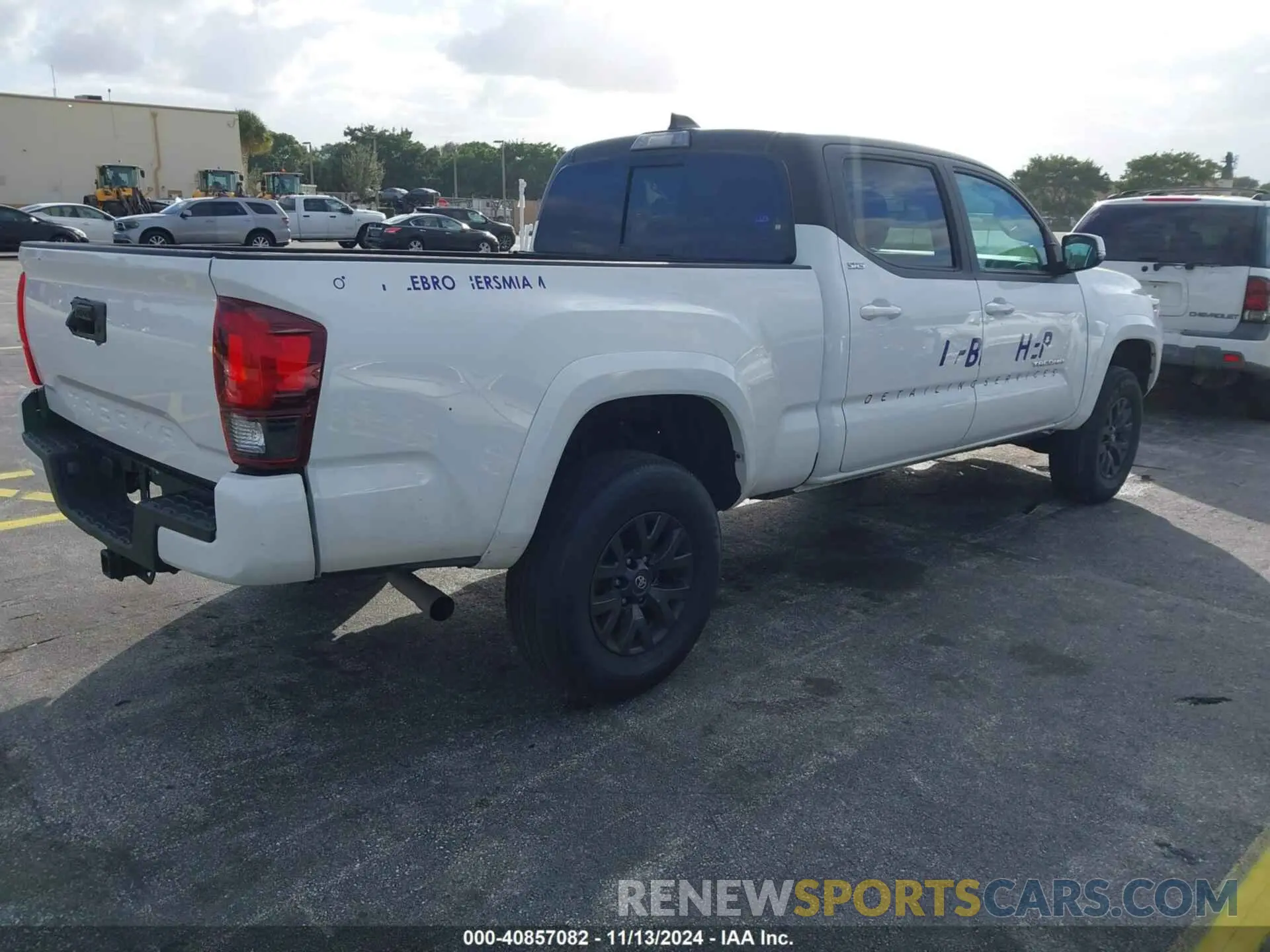 4 Photograph of a damaged car 3TMBZ5DN0PM039311 TOYOTA TACOMA 2023