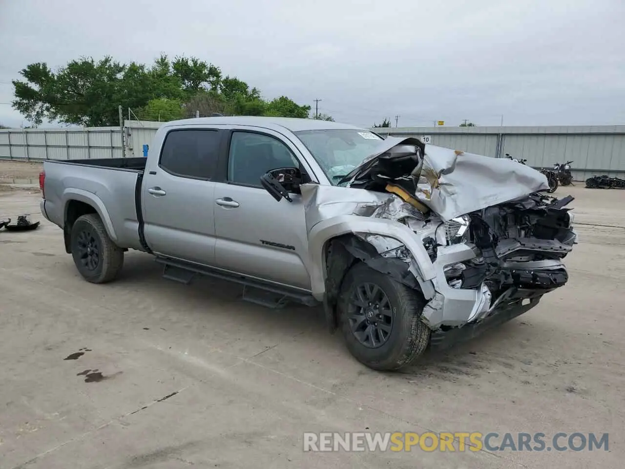4 Photograph of a damaged car 3TMBZ5DNXPM040028 TOYOTA TACOMA 2023