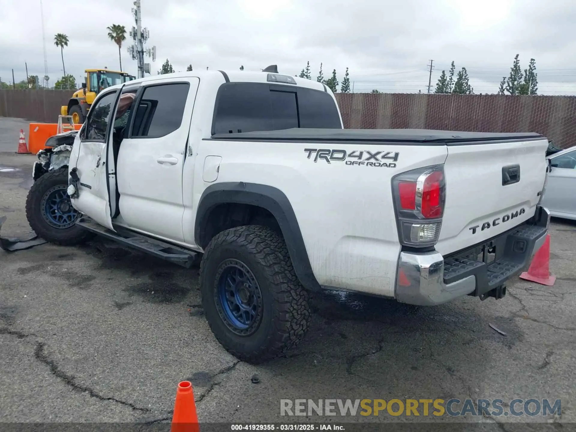 3 Photograph of a damaged car 3TMCZ5AN0PM550641 TOYOTA TACOMA 2023